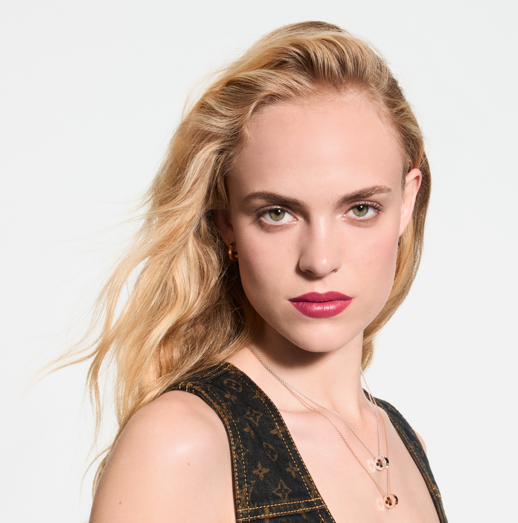  Lips } LV Rouge - Satin Lipstick | Louis Vuitton ® (Product zoom)