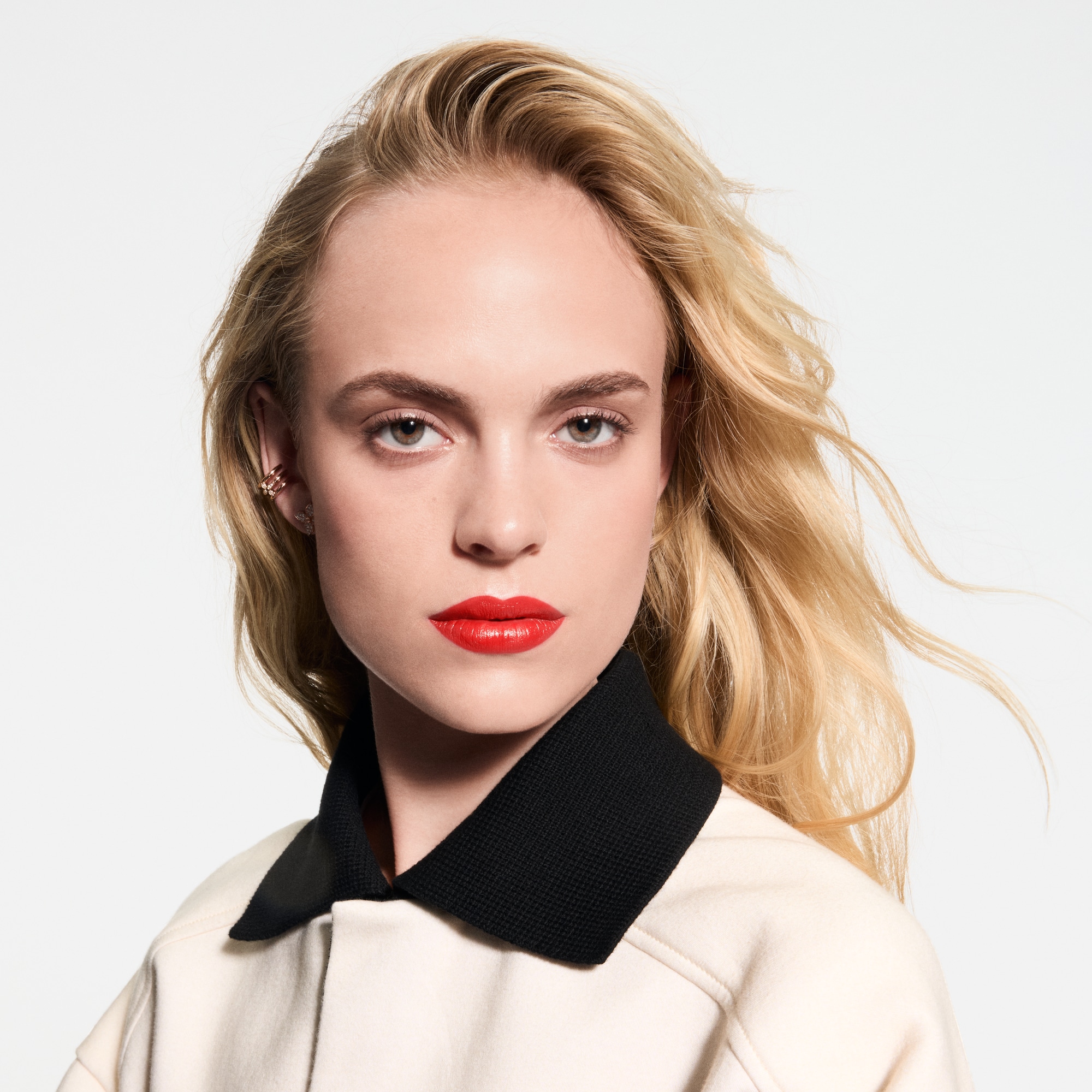  Lips } LV Rouge - Satin Lipstick | Louis Vuitton ® (Product zoom)