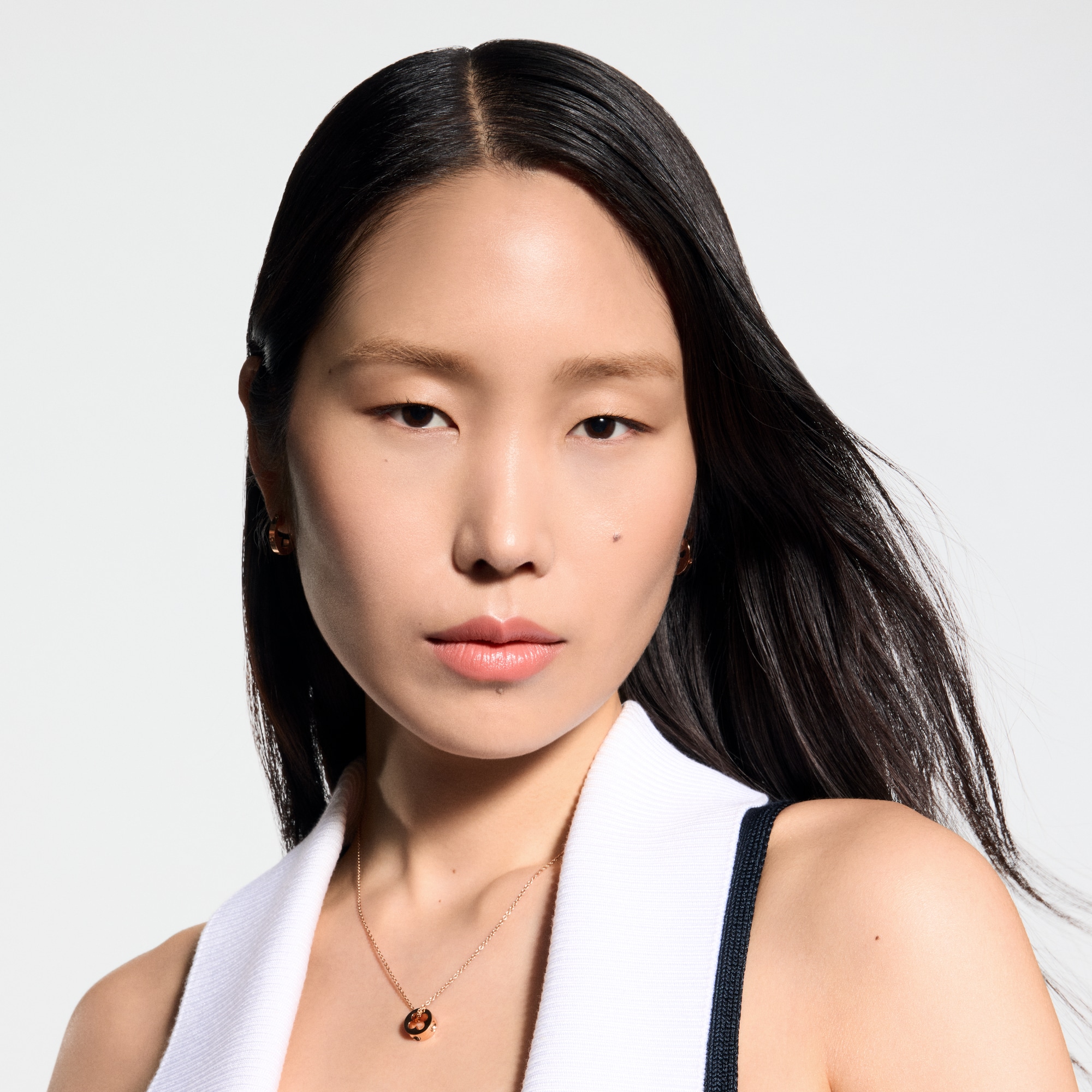  Lips } LV Rouge - Satin Lipstick Refill | Louis Vuitton ® (Product zoom)