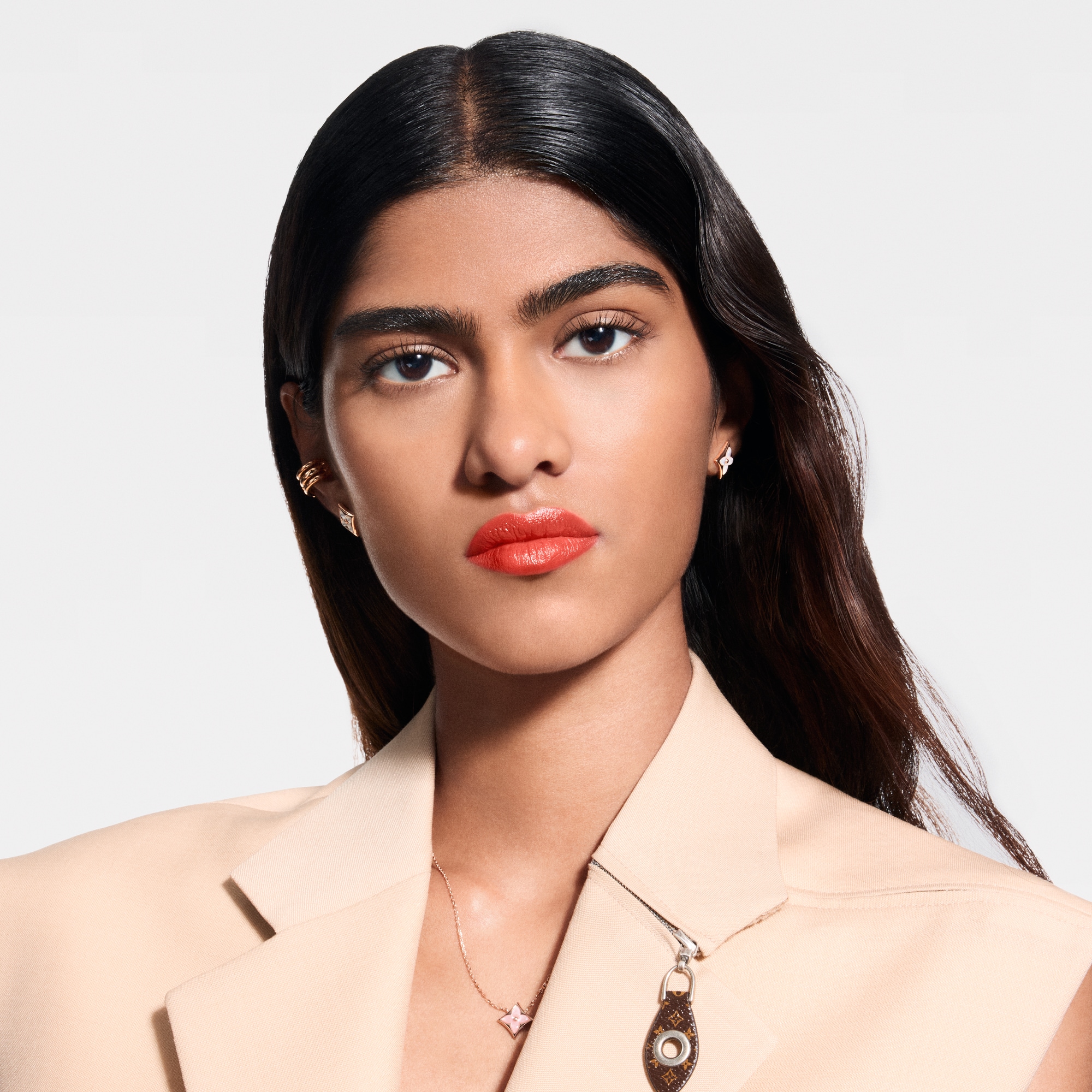  Lips } LV Rouge - Satin Lipstick Refill | Louis Vuitton ® (Product zoom)