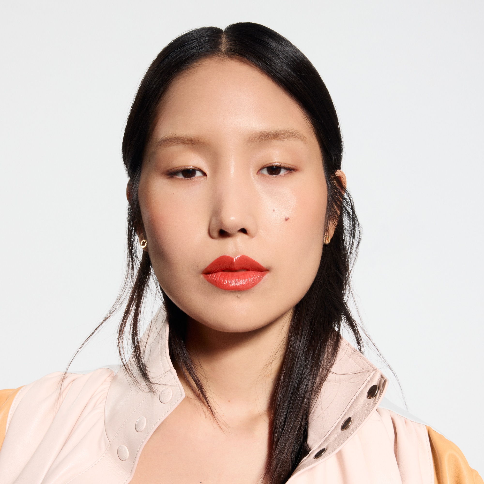  Lips } LV Rouge - Satin Lipstick Refill | Louis Vuitton ® (Product zoom)