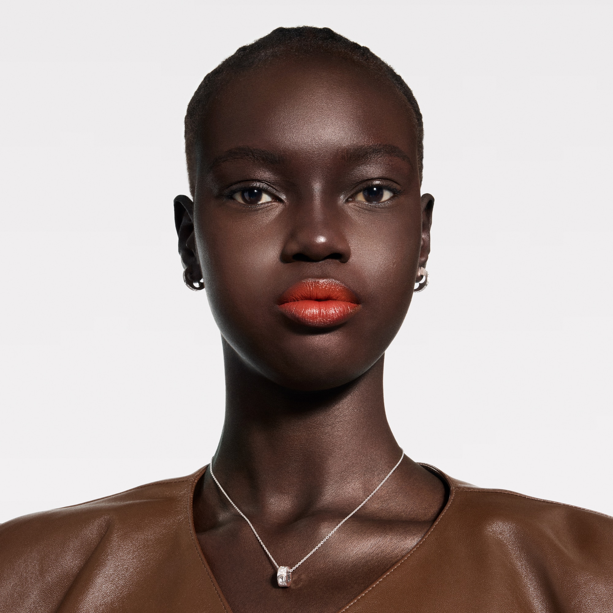  Lips } LV Rouge - Satin Lipstick Refill | Louis Vuitton ® (Product zoom)