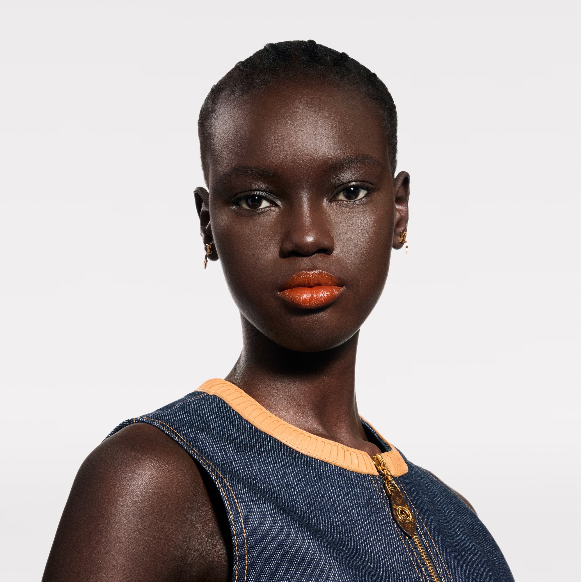  Lips } LV Rouge - Satin Lipstick Refill | Louis Vuitton ® (Product zoom)