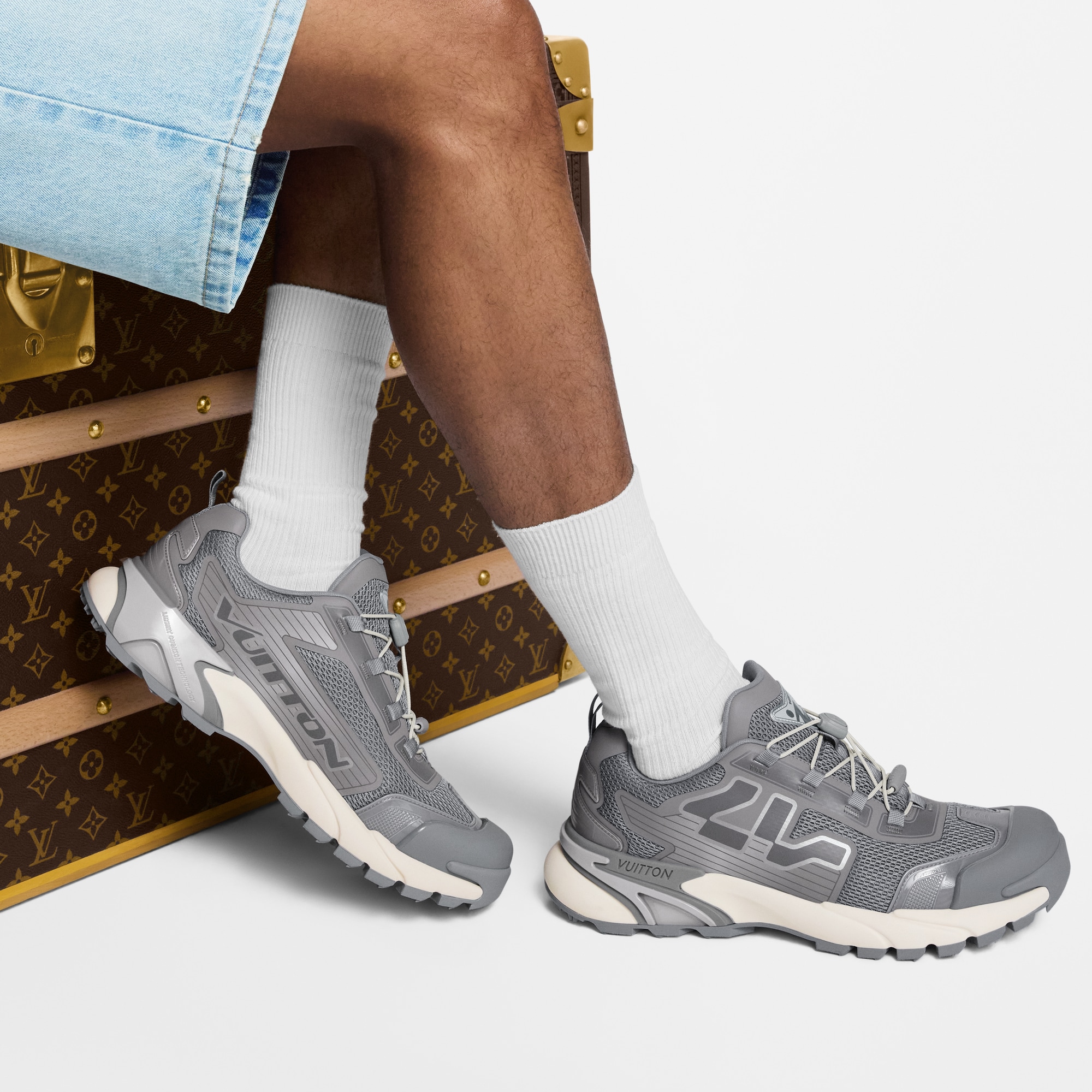  Shoes Sneakers LV Runner Tatic Sneaker | Louis Vuitton ® (Product zoom)