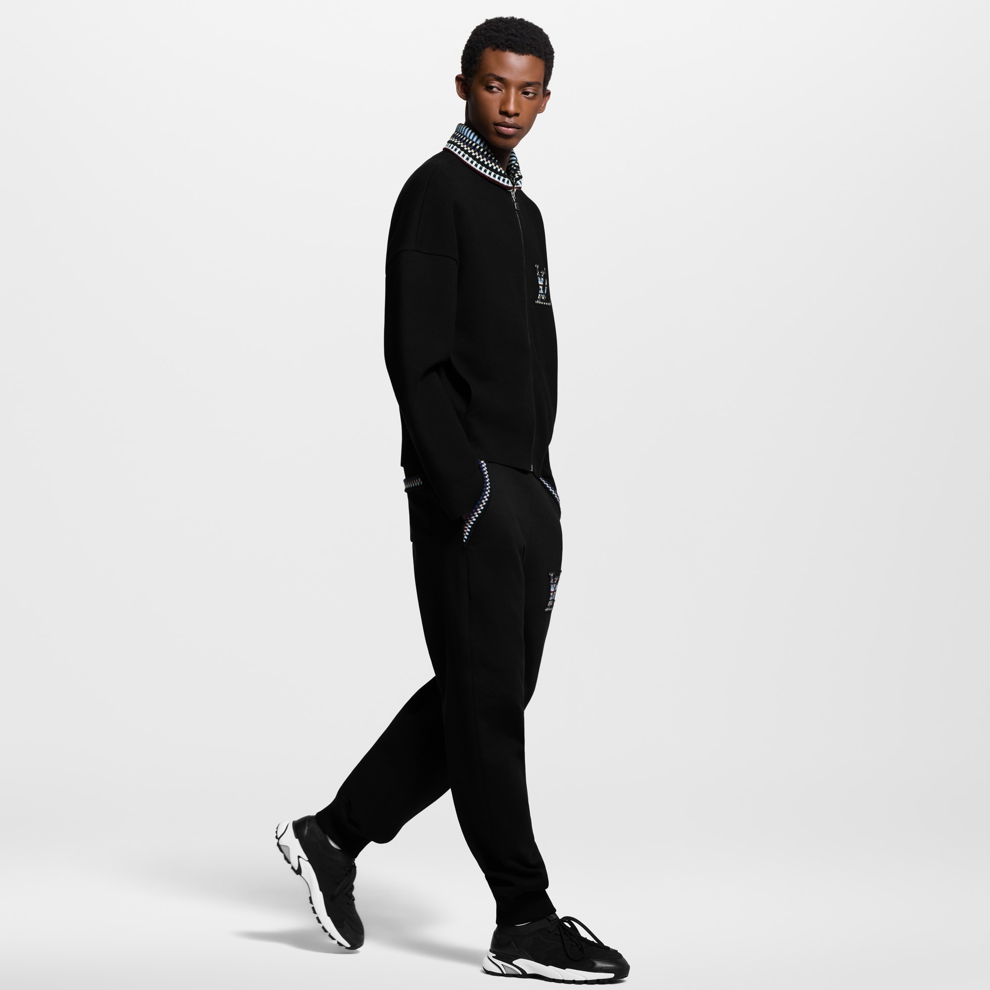  Shoes Sneakers LV Runner Tatic Sneaker | Louis Vuitton ® (Product zoom)