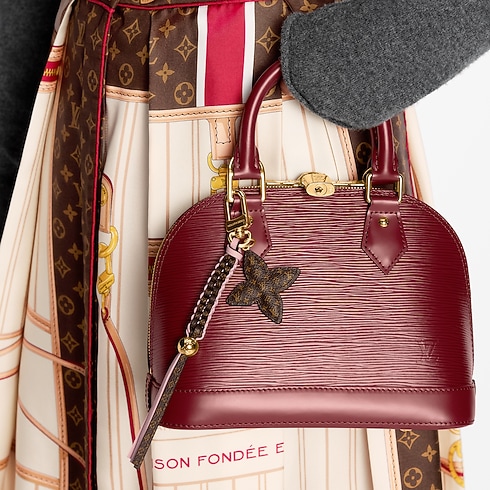 S00 Accessories Key Holders and Bag Charms LV Scoubidou Bag Charm | Louis Vuitton ® (Product zoom)