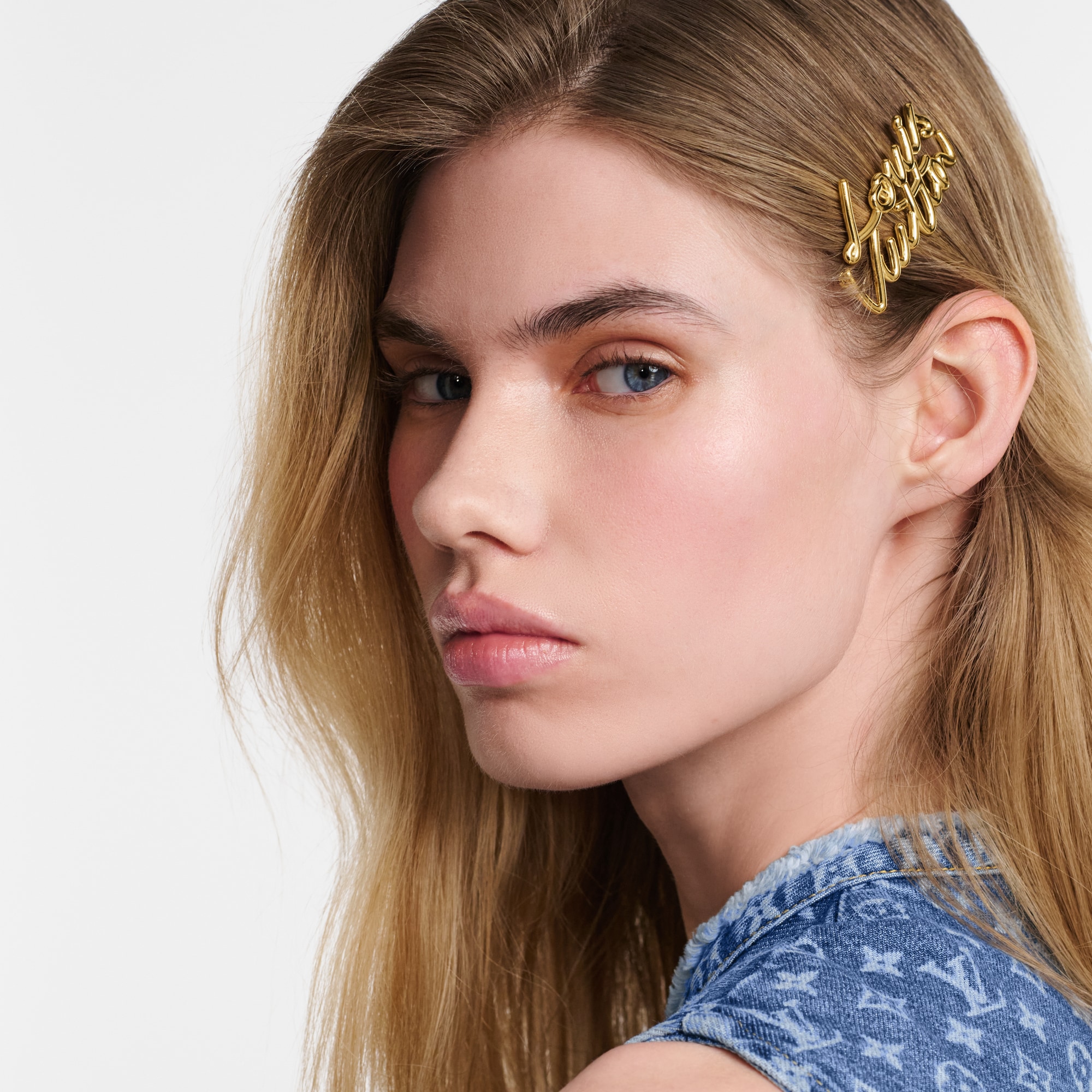 S00 Accessories Hair Accessories LV Script Barrette | Louis Vuitton ® (Product zoom)