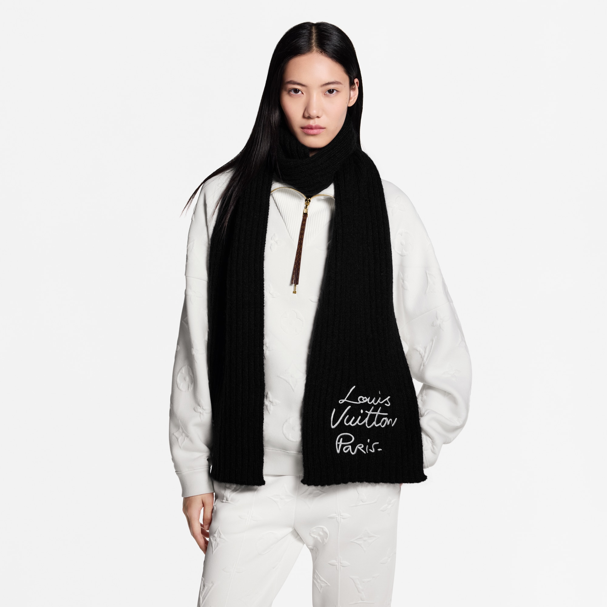 S00 Accessories Scarves  LV Script Scarf | Louis Vuitton ® (Product zoom)