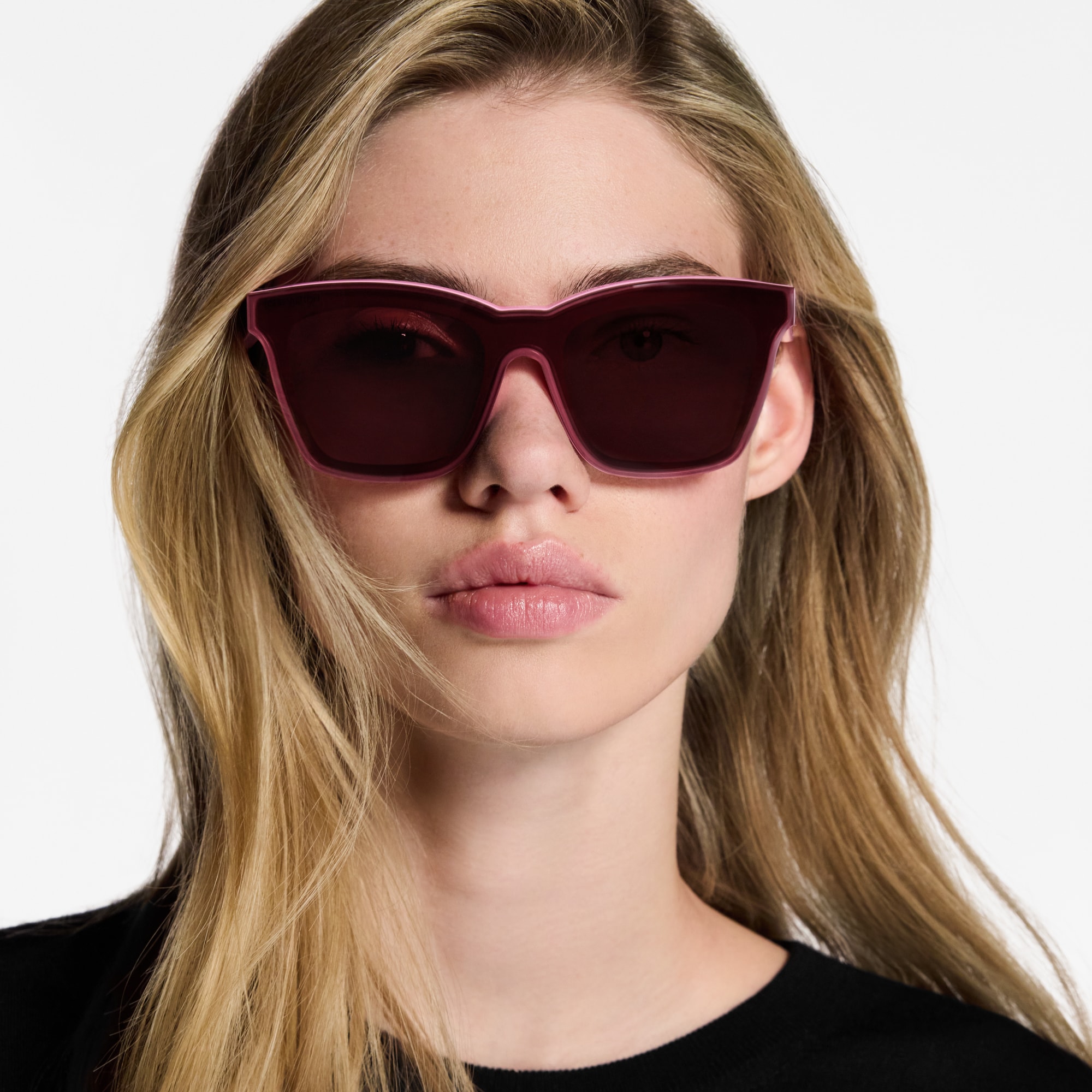 S00 Accessories Eyewear LV Script Square Sunglasses | Louis Vuitton ® (Product zoom)