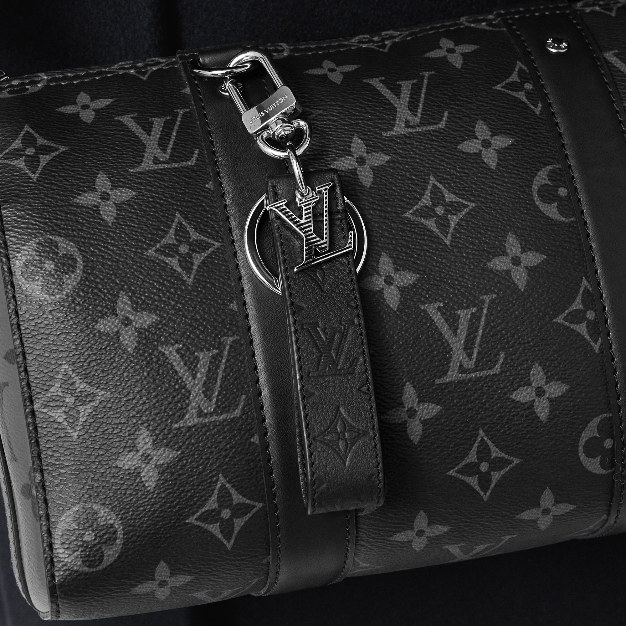 S00 Accessories Key Holders and Bag Charms LV Shadow Dragonne Key Holder And Bag Charm | Louis Vuitton ® (Product zoom)