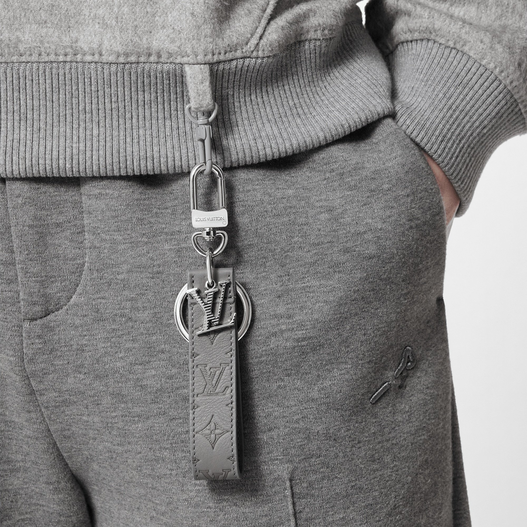 S00 Accessories Key Holders and Bag Charms LV Shadow Dragonne Key Holder And Bag Charm | Louis Vuitton ® (Product zoom)