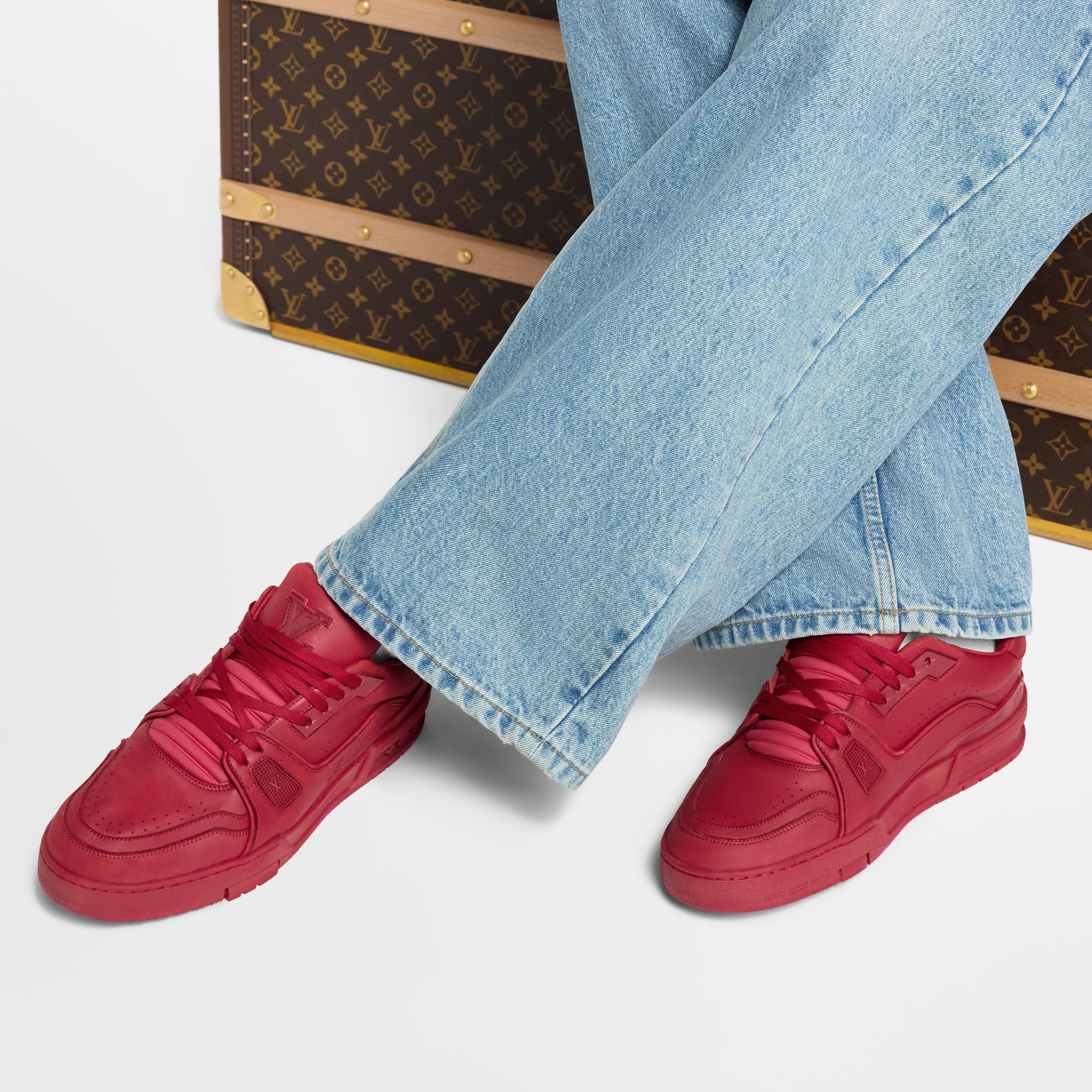  Shoes Sneakers LV Trainer Sneaker Distressed | Louis Vuitton ® (Product zoom)