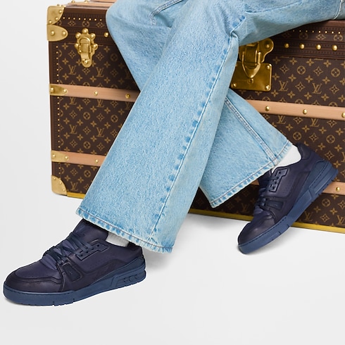 Shoes Sneakers LV Trainer Sneaker Distressed | Louis Vuitton ® (Product zoom)