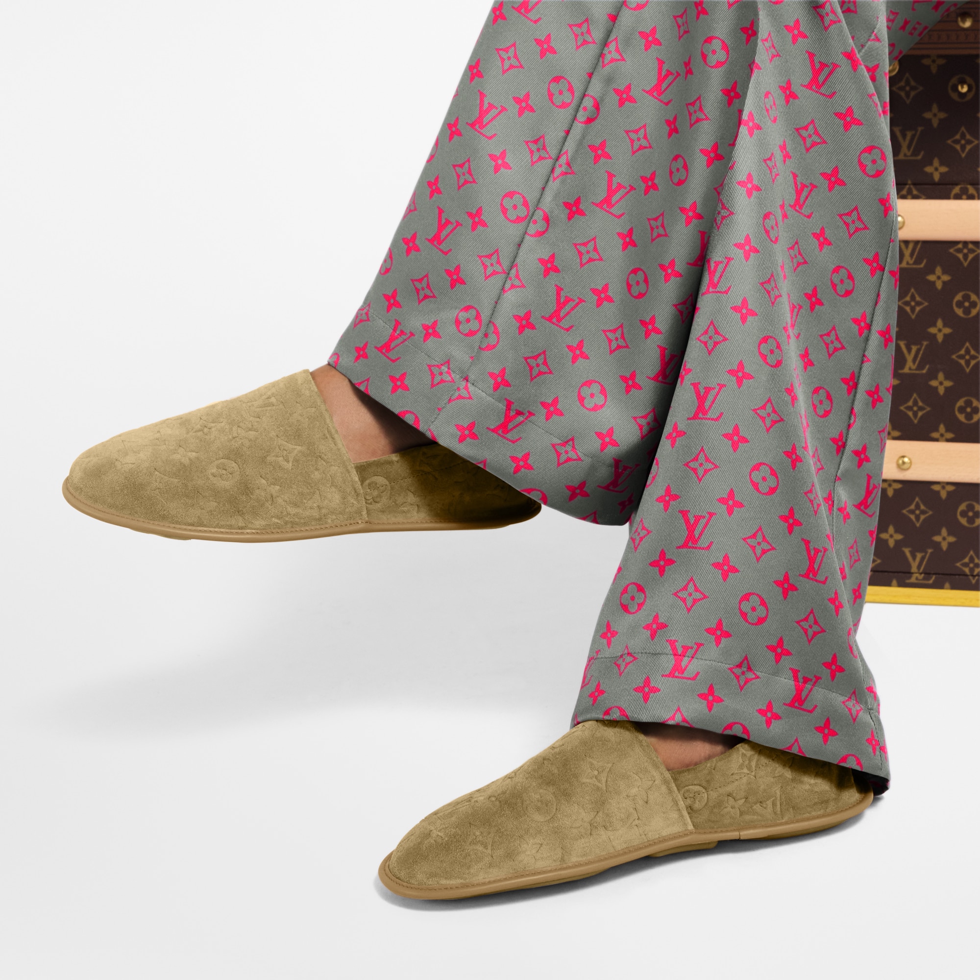  Shoes Loafers and Moccasins LV Traveller Slipper | Louis Vuitton ® (Product zoom)