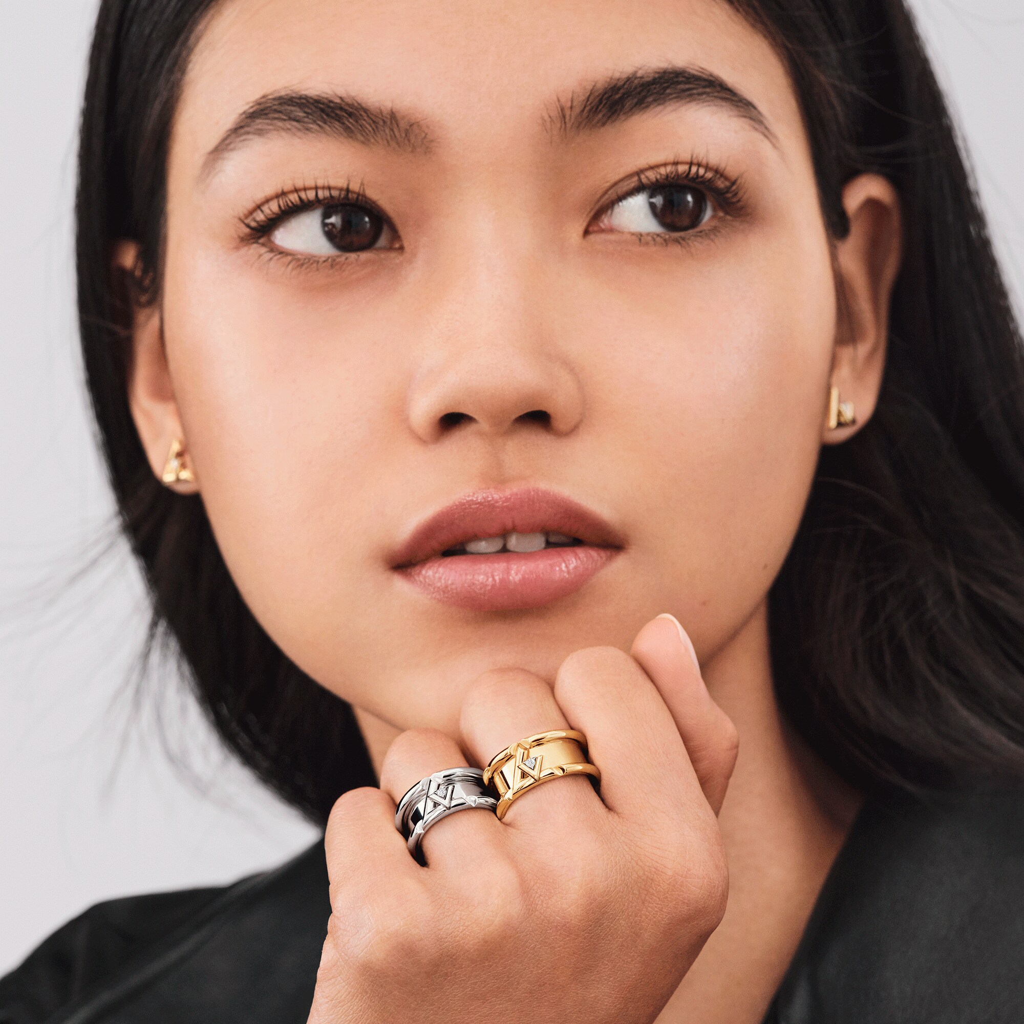  Categories All Fine Jewelry LV Volt One Band Ring, White Gold And Diamond | Louis Vuitton ® (Product zoom)