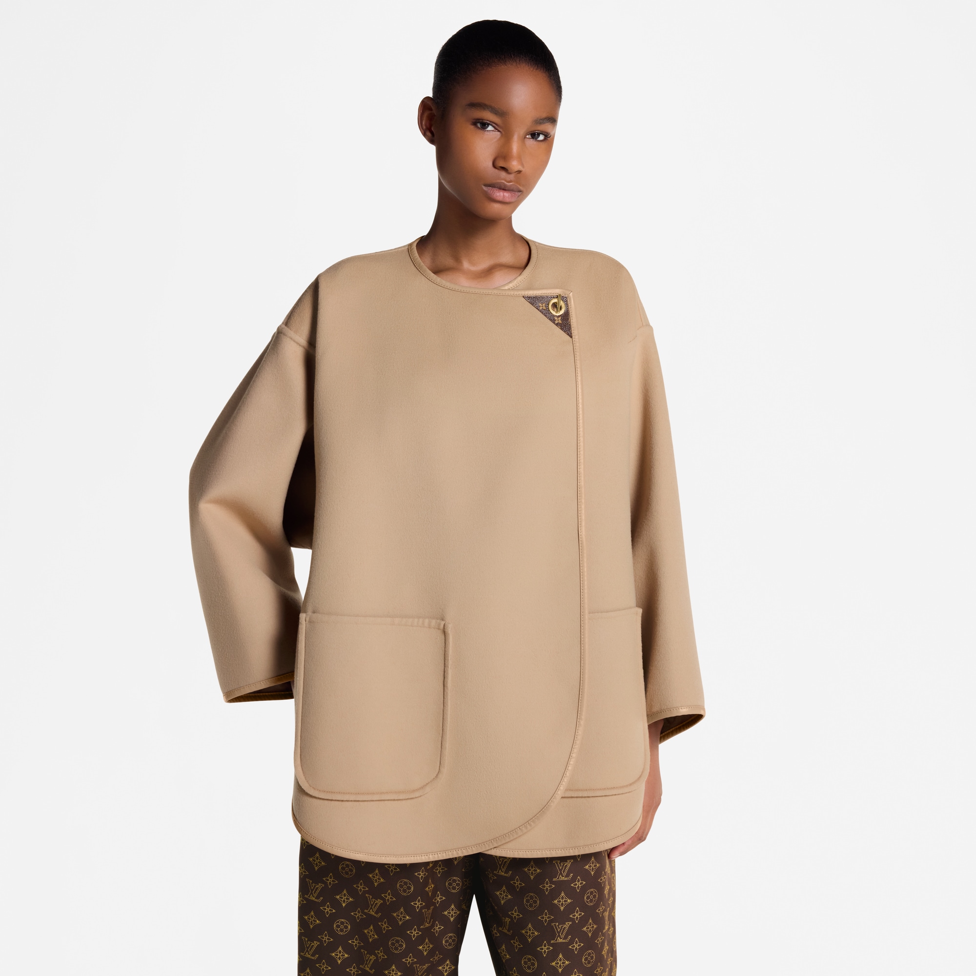  Prêt-à-Porter Manteaux et Vestes Manteau long double-face à attache œillet | Louis Vuitton ® (Zoom produit)