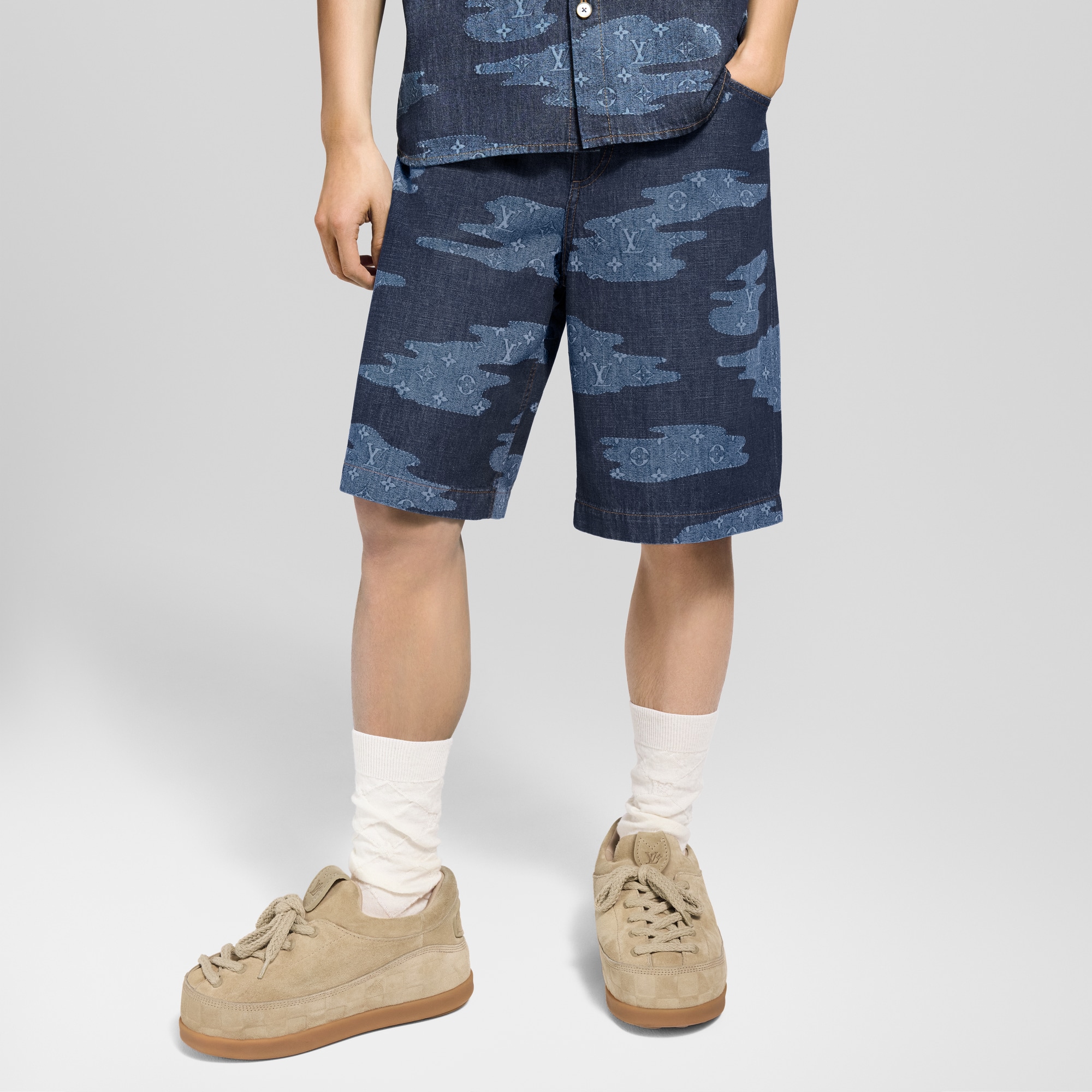  Ready-to-Wear Denim Monogram Chambray Shorts | Louis Vuitton ® (Product zoom)