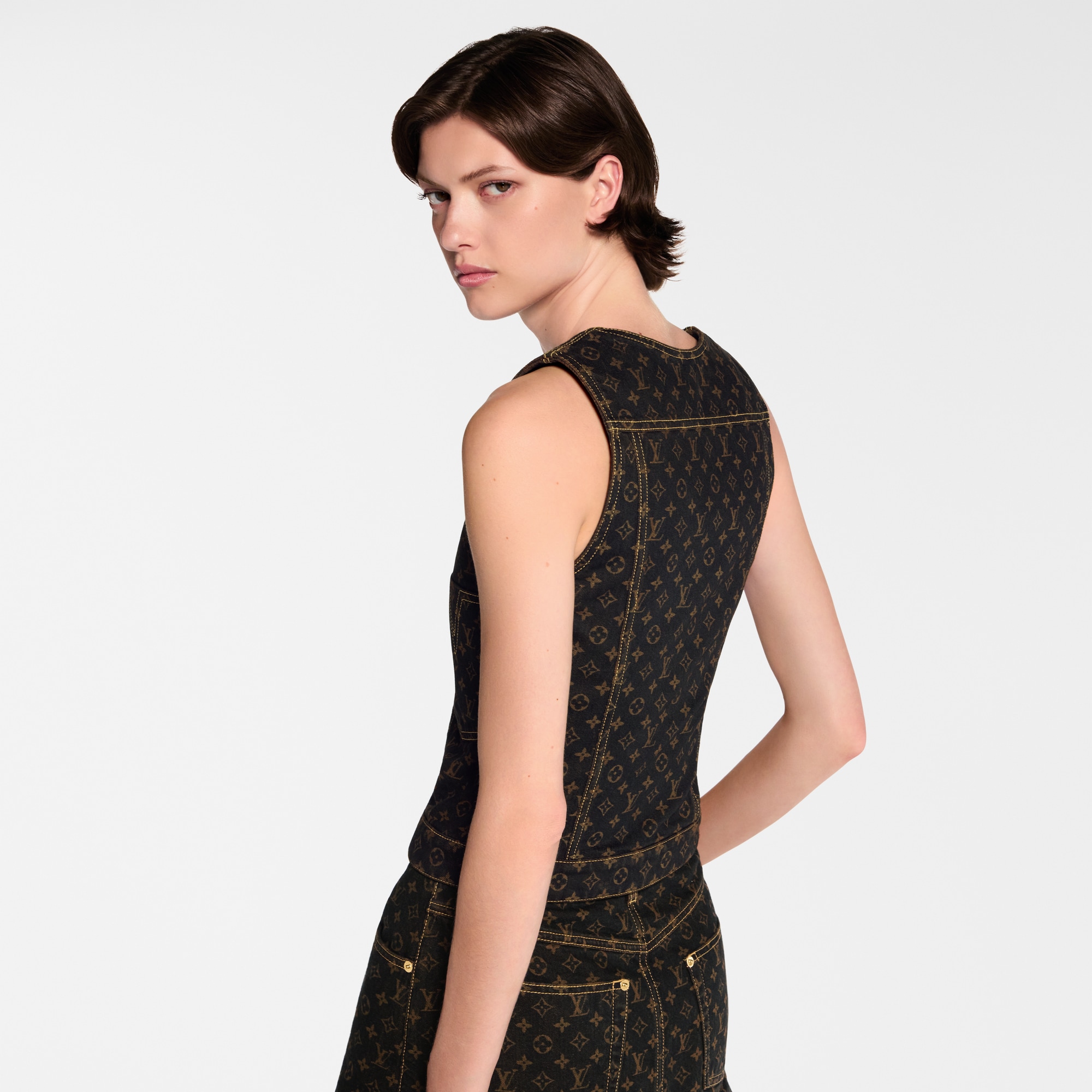  Ready-to-Wear Tops Monogram Denim Button Front Top | Louis Vuitton ® (Product zoom)