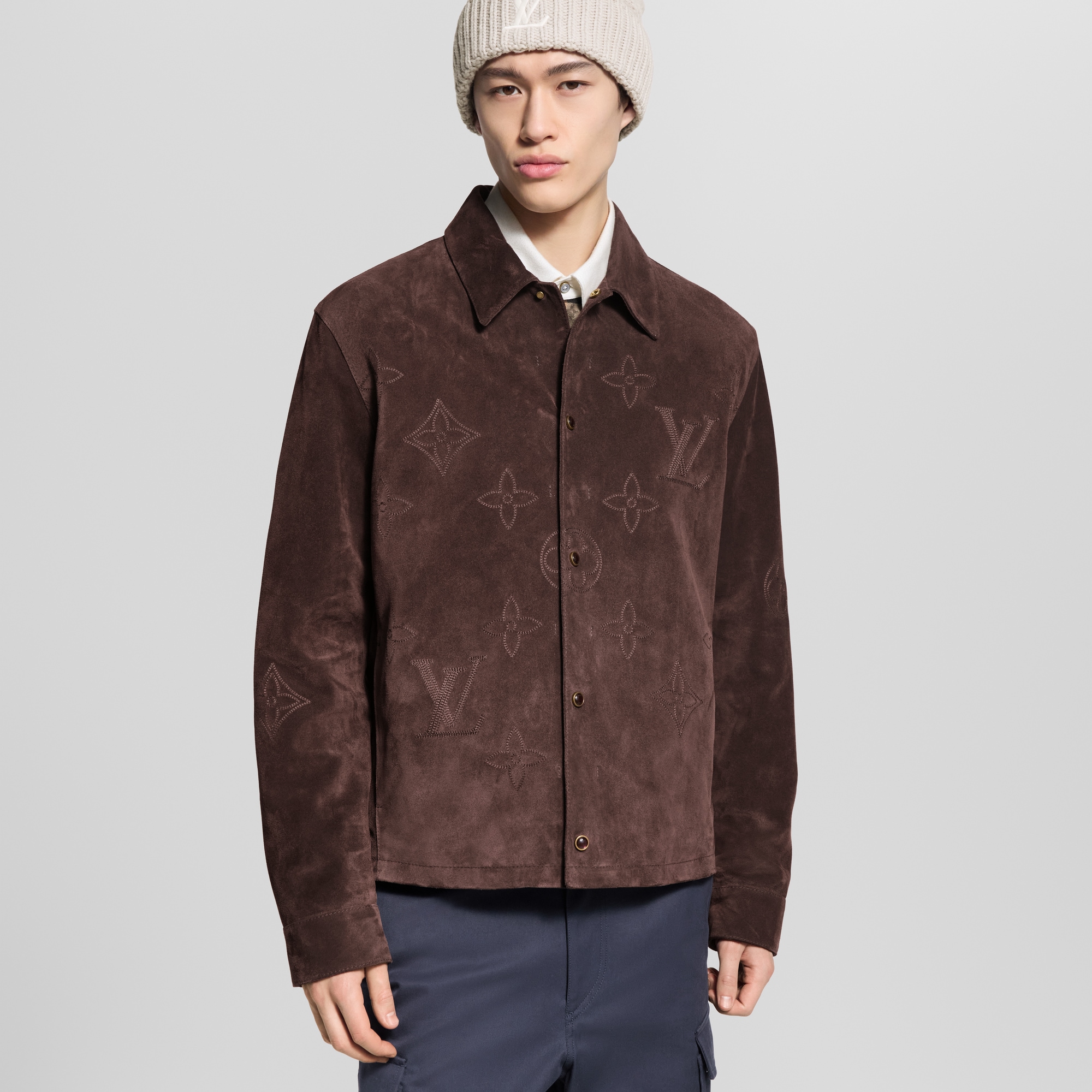  Prêt-à-Porter Manteaux et Blousons Monogram Embroidered Suede Overshirt | Louis Vuitton ® (Zoom produit)