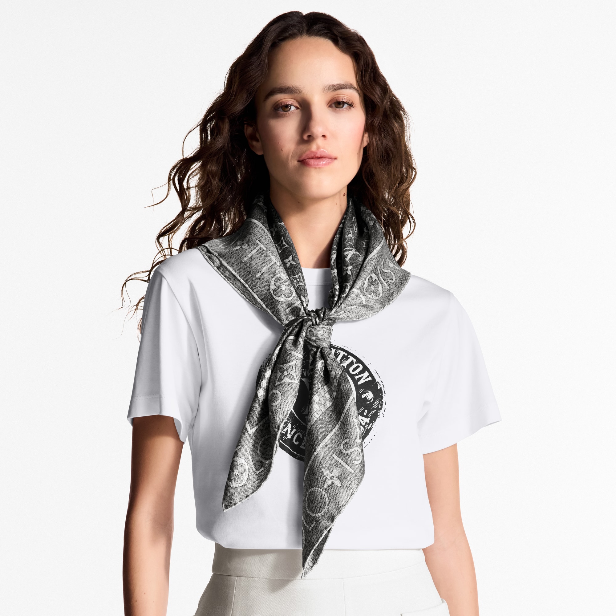 S00 Accessories Silk Squares and Bandeaus  Monogram Infinity Denim Square 90 | Louis Vuitton ® (Product zoom)