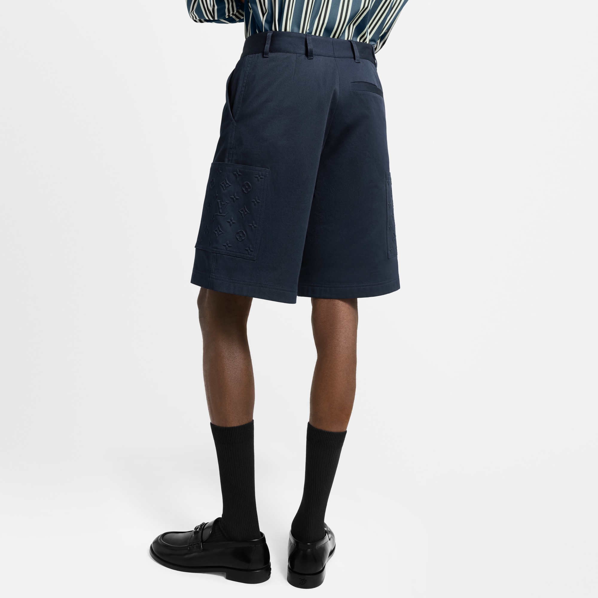 Ready-to-Wear Pants Monogram Pocket Cargo Shorts | Louis Vuitton ® (Product zoom)