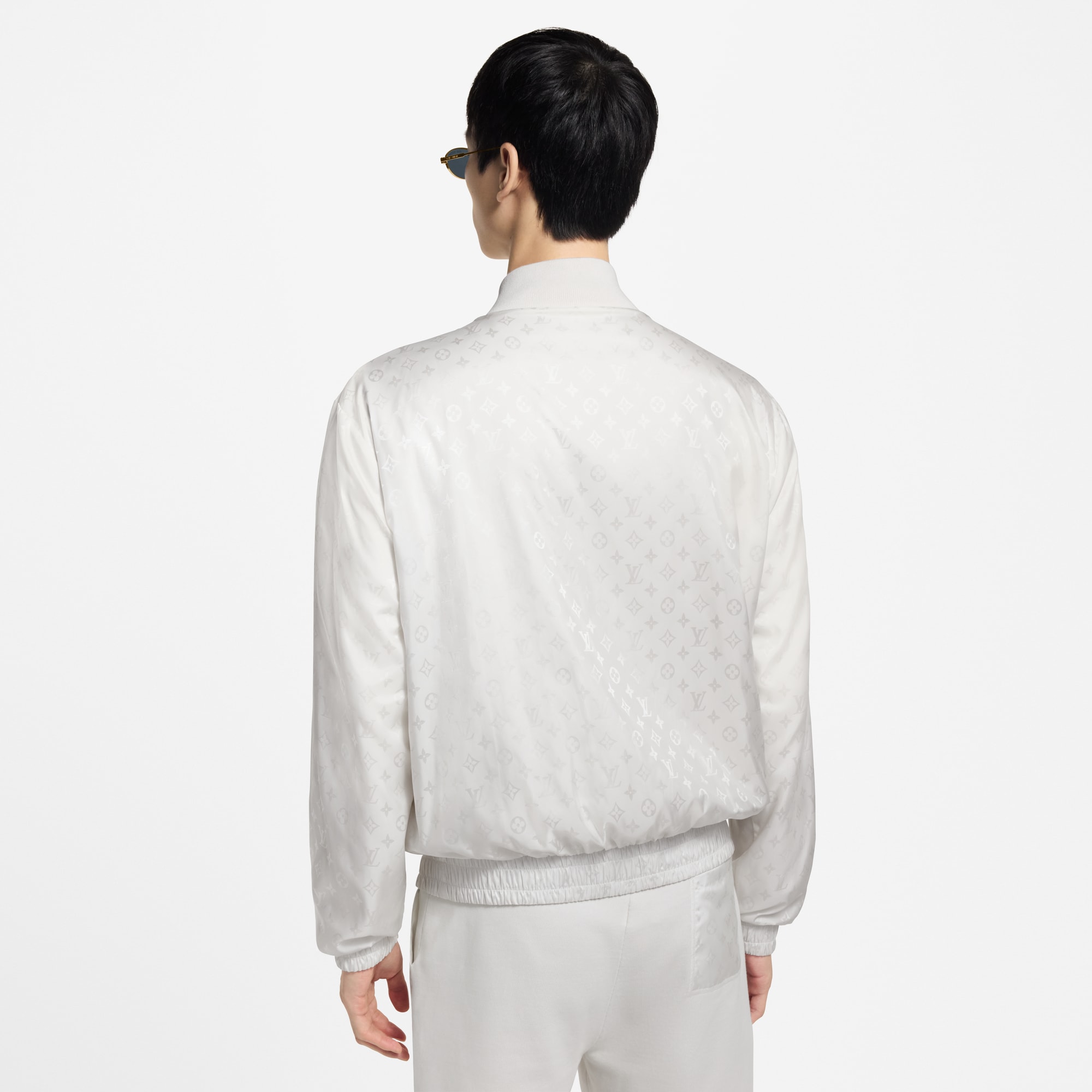  Ready-to-Wear All Ready-to-Wear Monogram Reversible Light Bomber | Louis Vuitton ® (Product zoom)