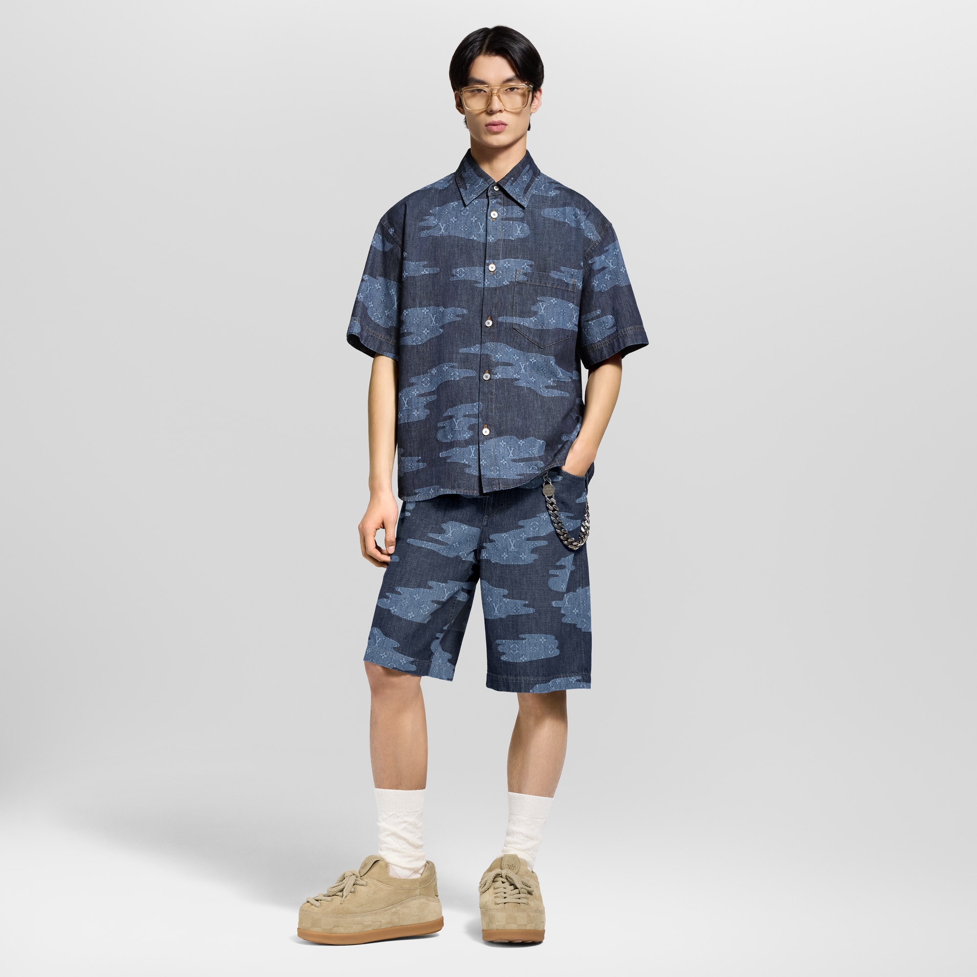  Ready-to-Wear Denim Monogram Short-Sleeved Chambray Shirt | Louis Vuitton ® (Product zoom)