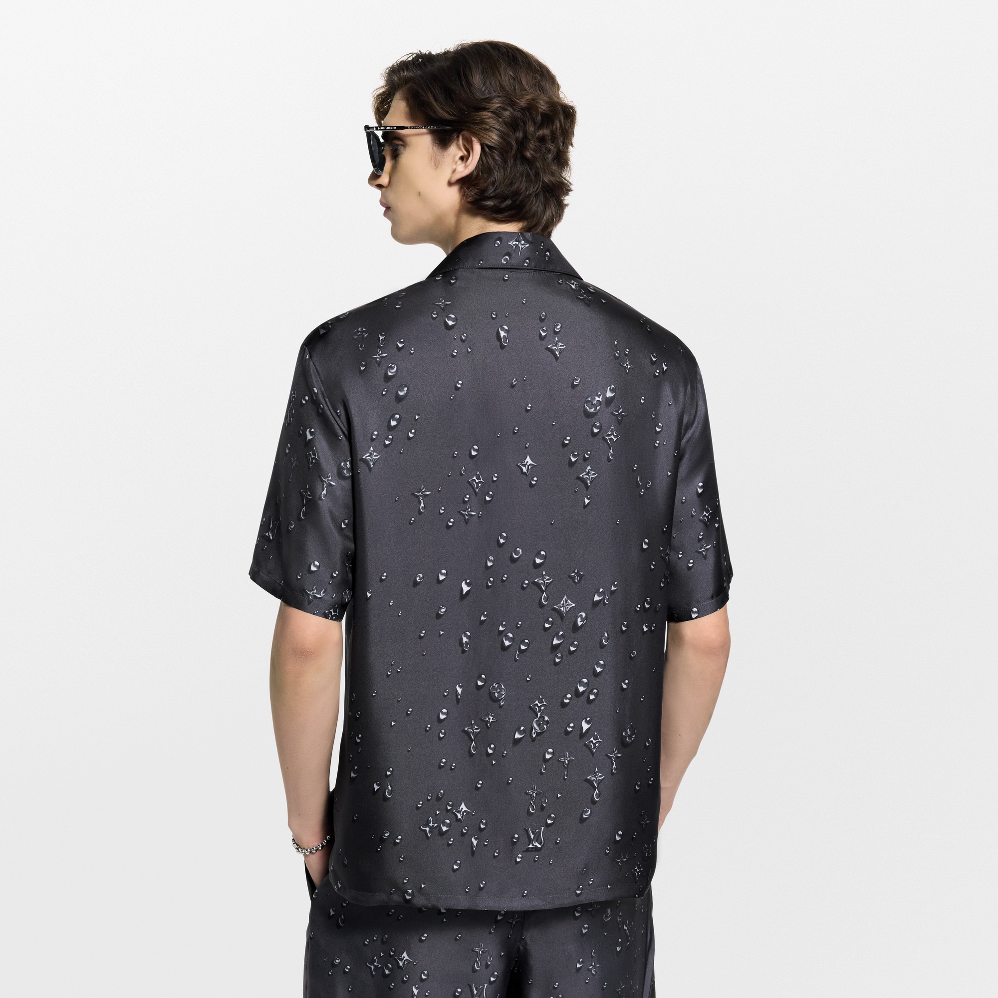  Ready-to-Wear Shirts Monogram Short-Sleeved Silk Shirt | Louis Vuitton ® (Product zoom)