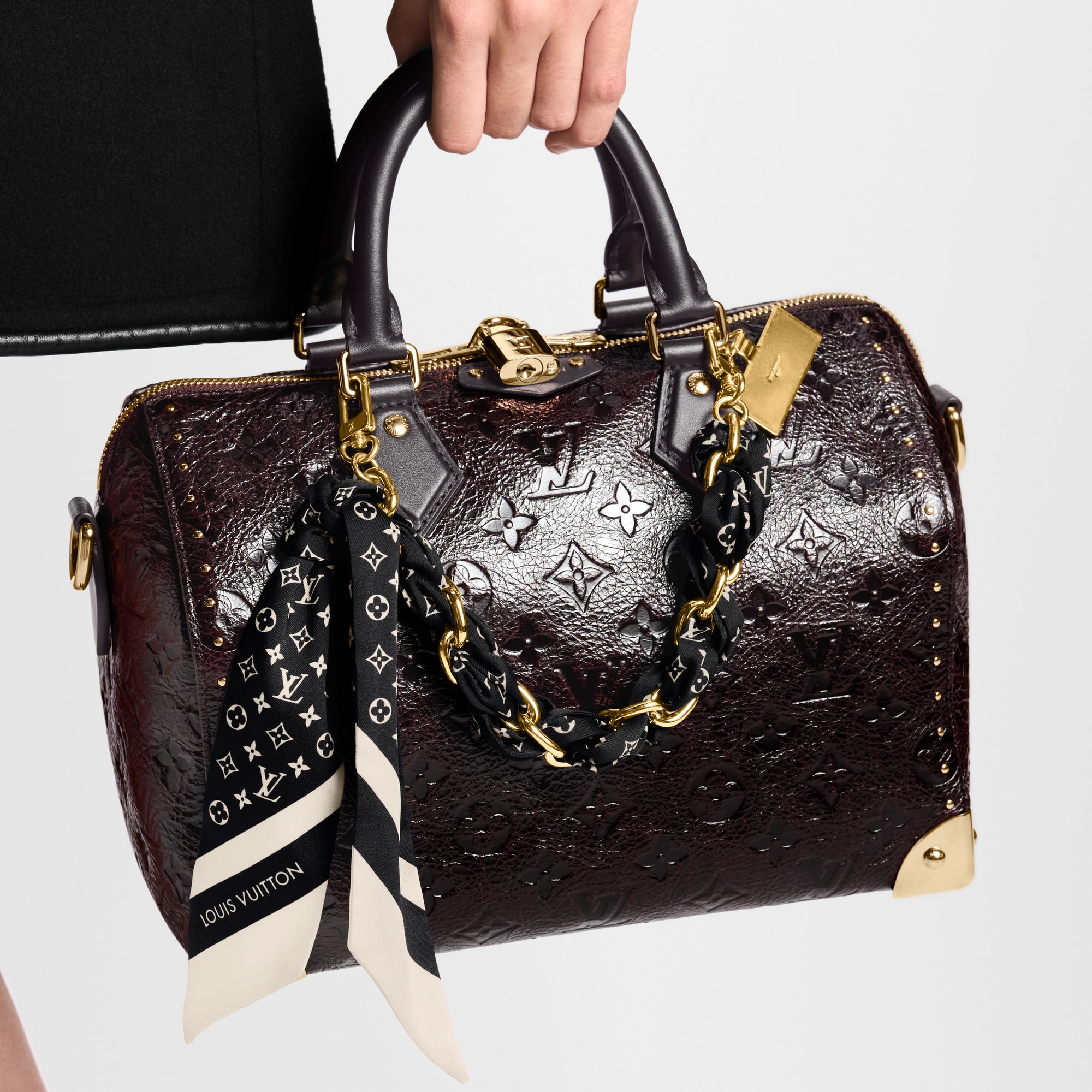 S00 Accessories Key Holders and Bag Charms Monogram Silhouette Bag Charm And Phone Strap | Louis Vuitton ® (Product zoom)