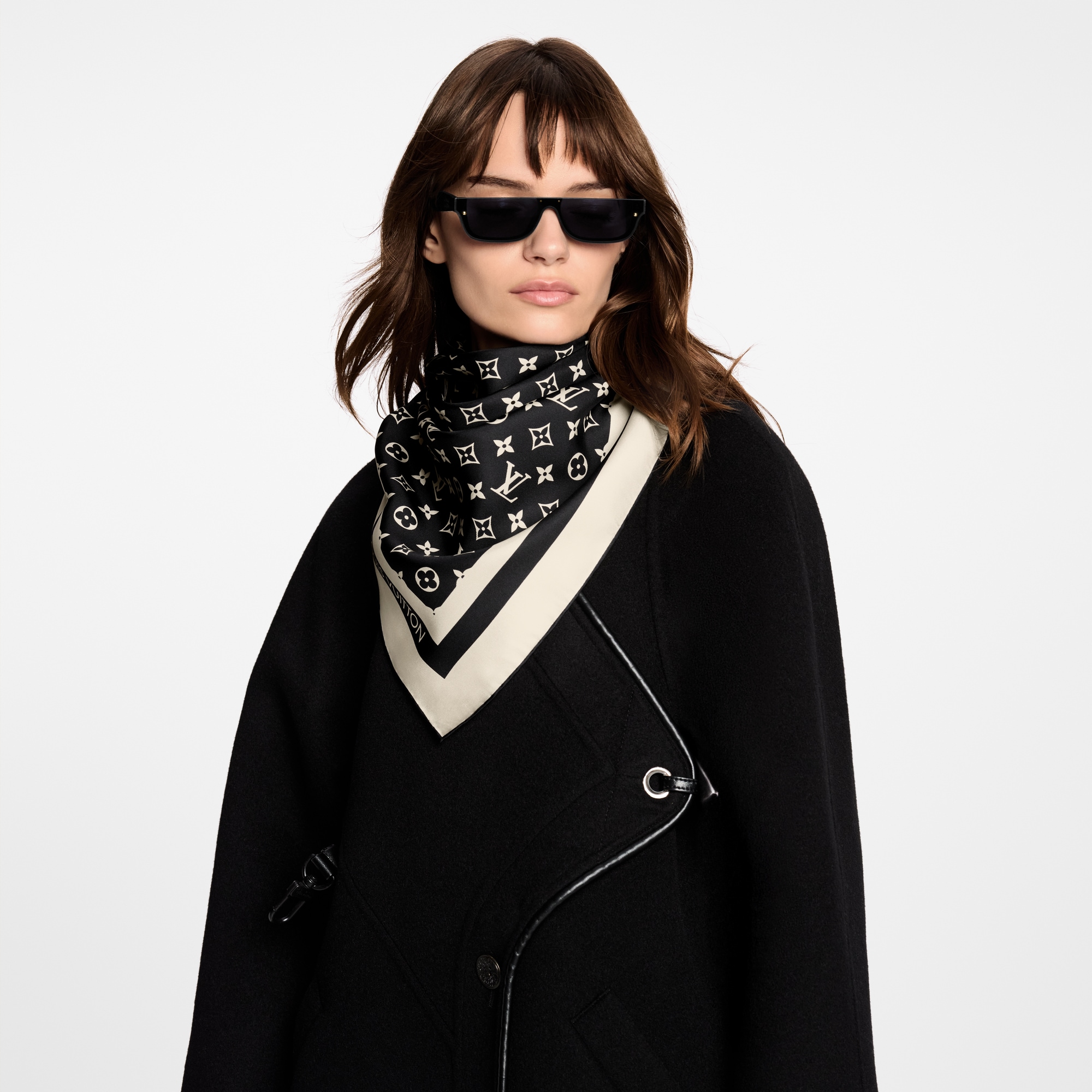 S00 Accessories Silk Squares and Bandeaus  Monogram Silhouette Square 90 | Louis Vuitton ® (Product zoom)