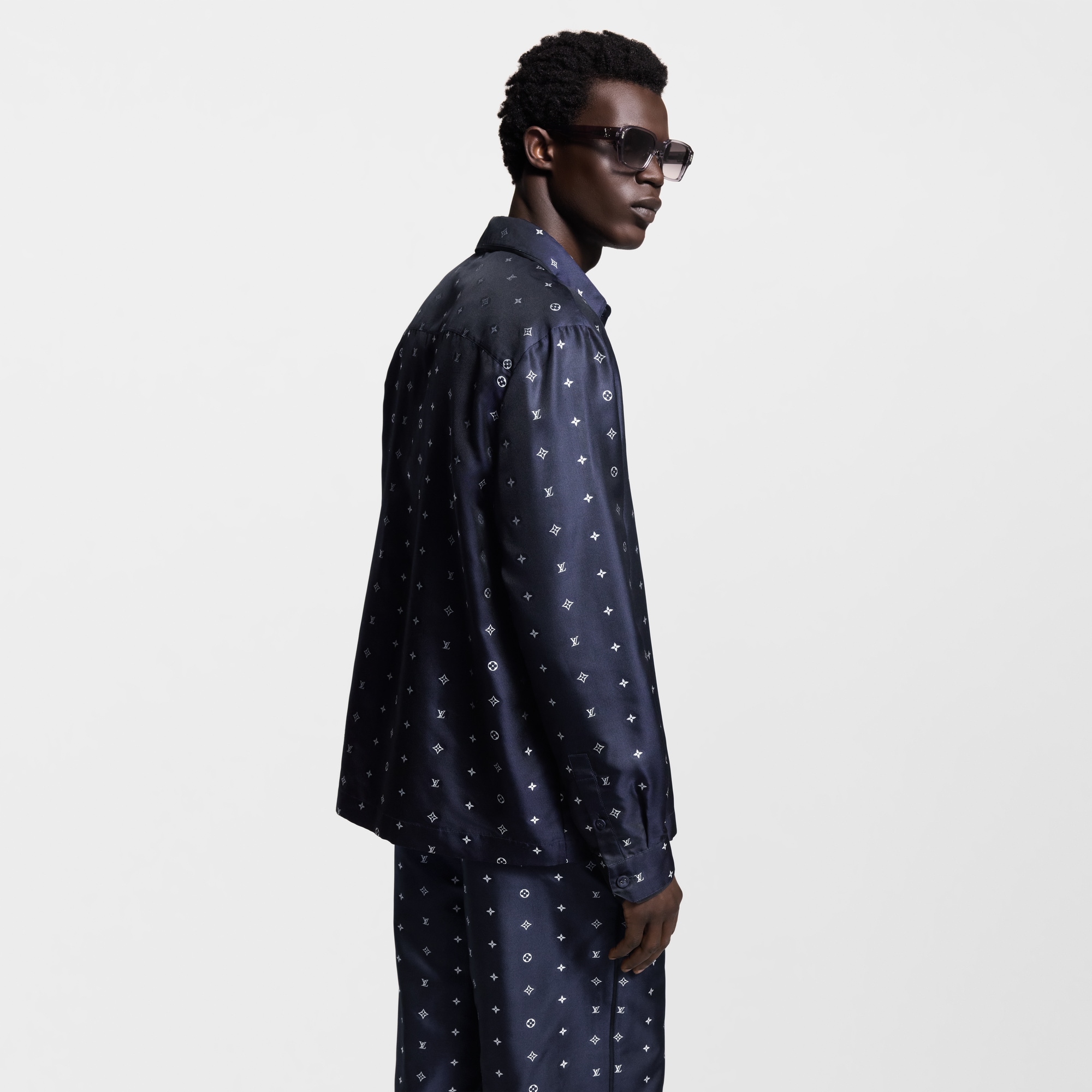  Ready-to-Wear Shirts Monogram Silk Pajama Shirt  | Louis Vuitton ® (Product zoom)