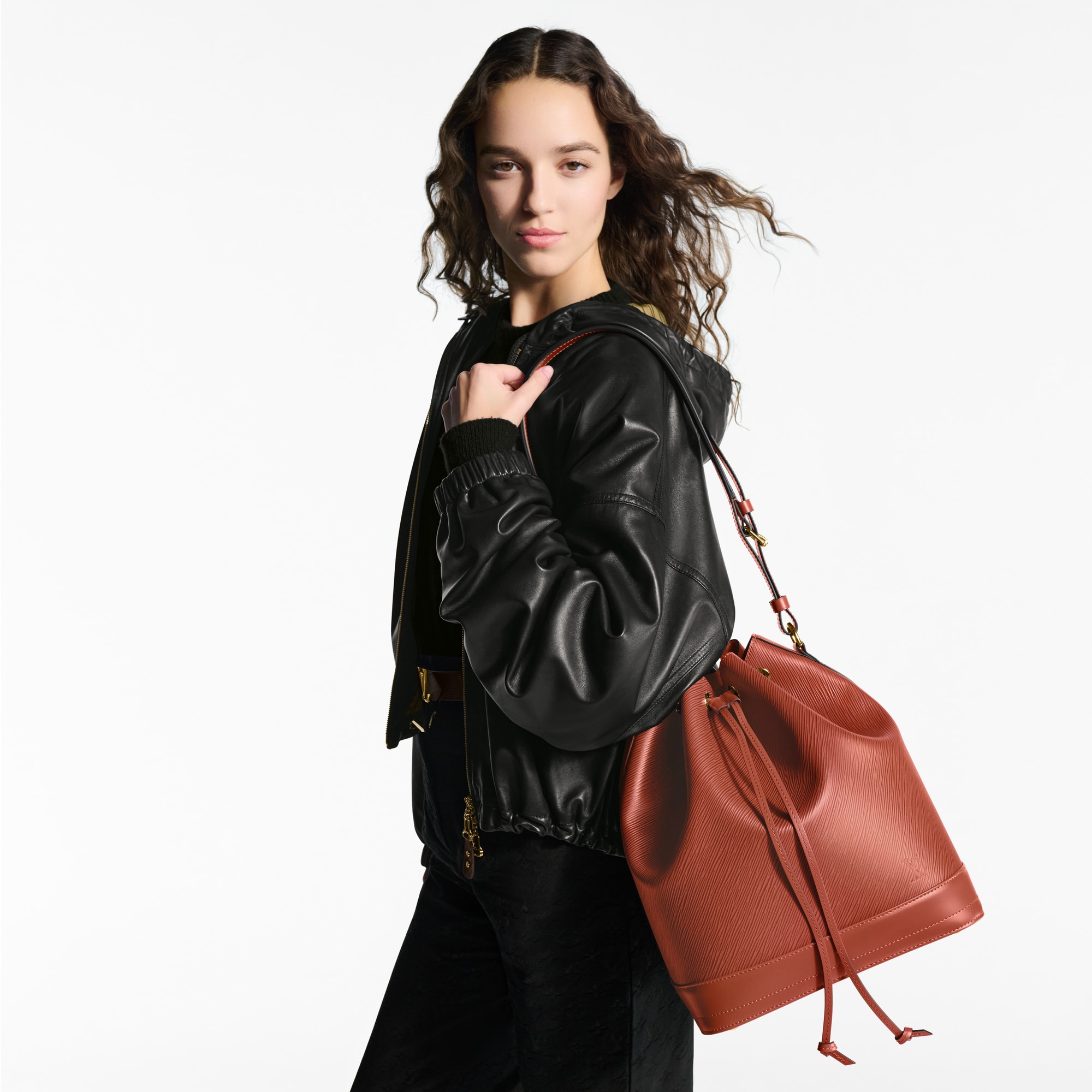 Epi Leather Handbags All Collections Noé MM | Louis Vuitton ® (Product zoom)