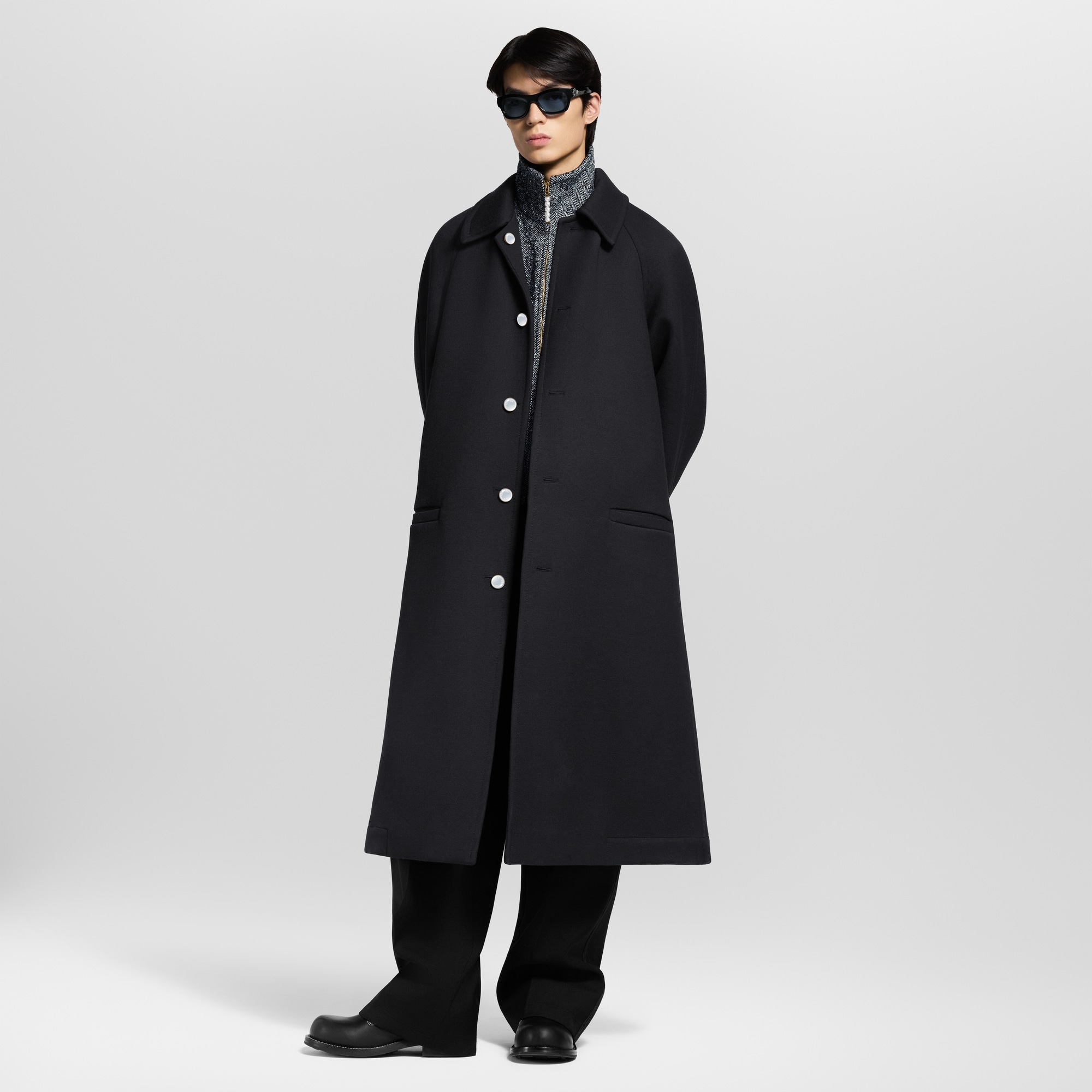  Ready-to-Wear Coats and Outerwear Oversized Single-Breasted Coat | Louis Vuitton ® (Product zoom)