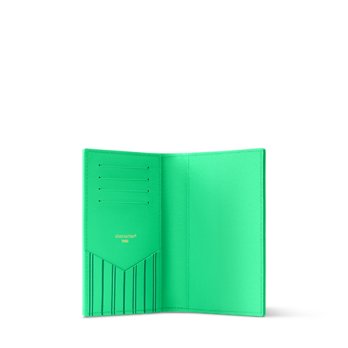 Small Leather Goods Card Holders and Key Holders Passport Cover | Louis Vuitton ® (Product zoom)