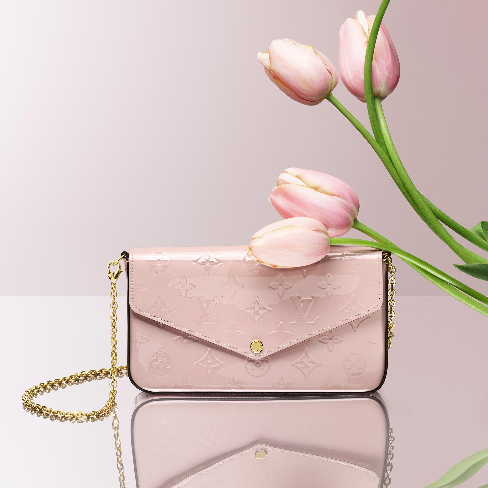 Louis Vuitton Pochette Felicie Rose Poudre Monogram Empreinte Leather Cross  Body Bag Listed By Emma - Tradesy