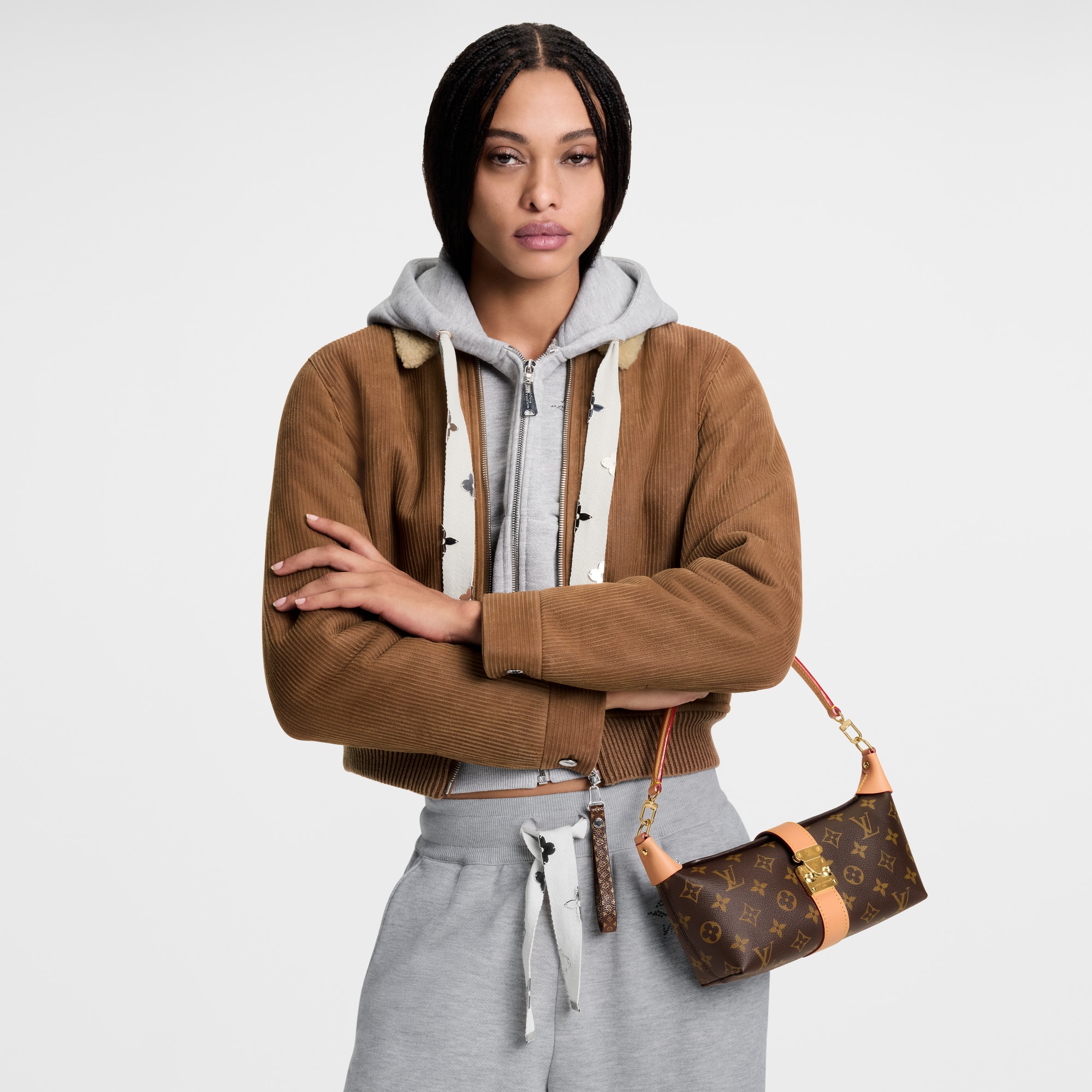 Monogram Petite Maroquinerie Portefeuilles sur Chaîne et Micro Sac Pochette Mia | Louis Vuitton ® (Zoom produit)