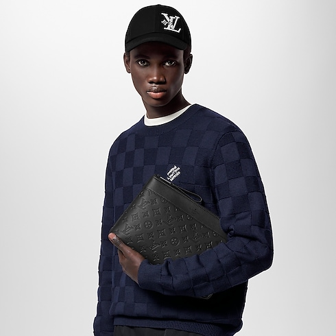 Monogram Shadow Family Month Gift Guide } Pochette Voyage Souple | Louis Vuitton ® (Product zoom)