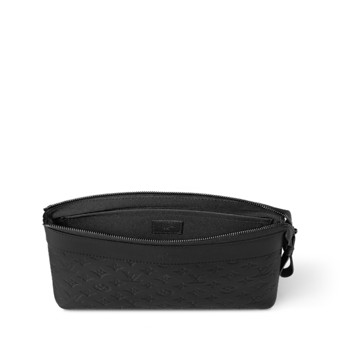 Monogram Shadow Family Month Gift Guide } Pochette Voyage Souple | Louis Vuitton ® (Zoom produit)