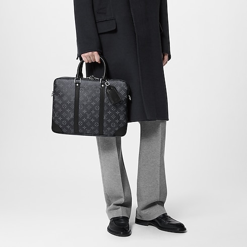 Monogram Eclipse Sacs All Collections Porte-Documents Voyage PM | Louis Vuitton ® (Zoom produit)