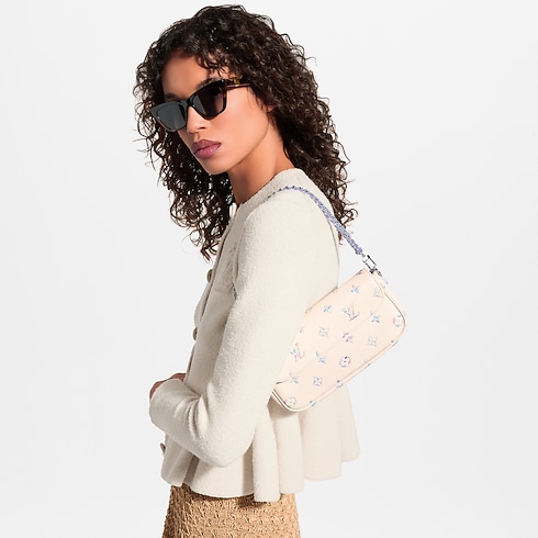 Cuir Monogram Empreinte Petite Maroquinerie Micro Sac et Portefeuilles sur Chaîne Portefeuille chaîne Ivy | Louis Vuitton ® (Zoom produit)