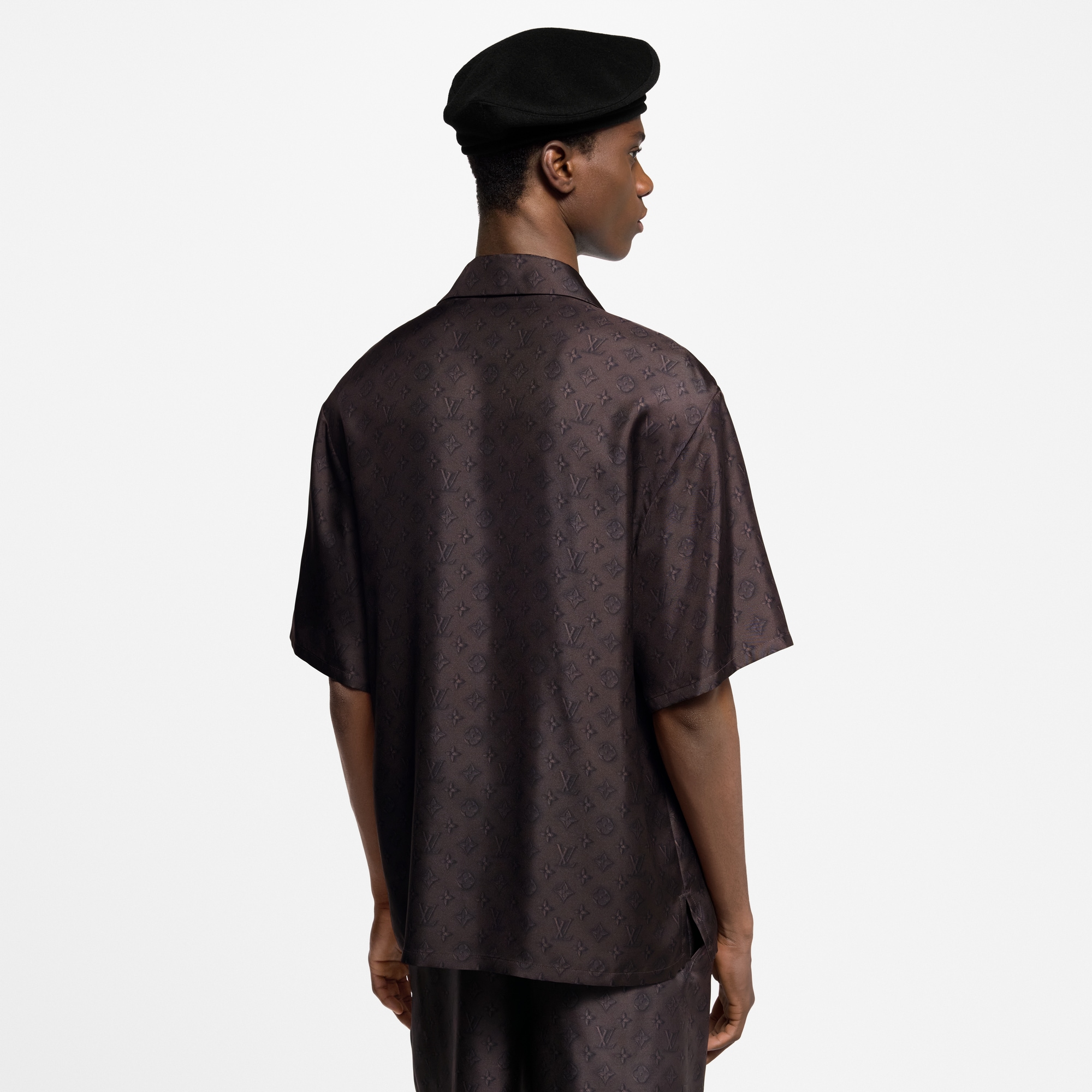  Ready-to-Wear Shirts Printed Monogram Short-Sleeved Silk Shirt | Louis Vuitton ® (Product zoom)