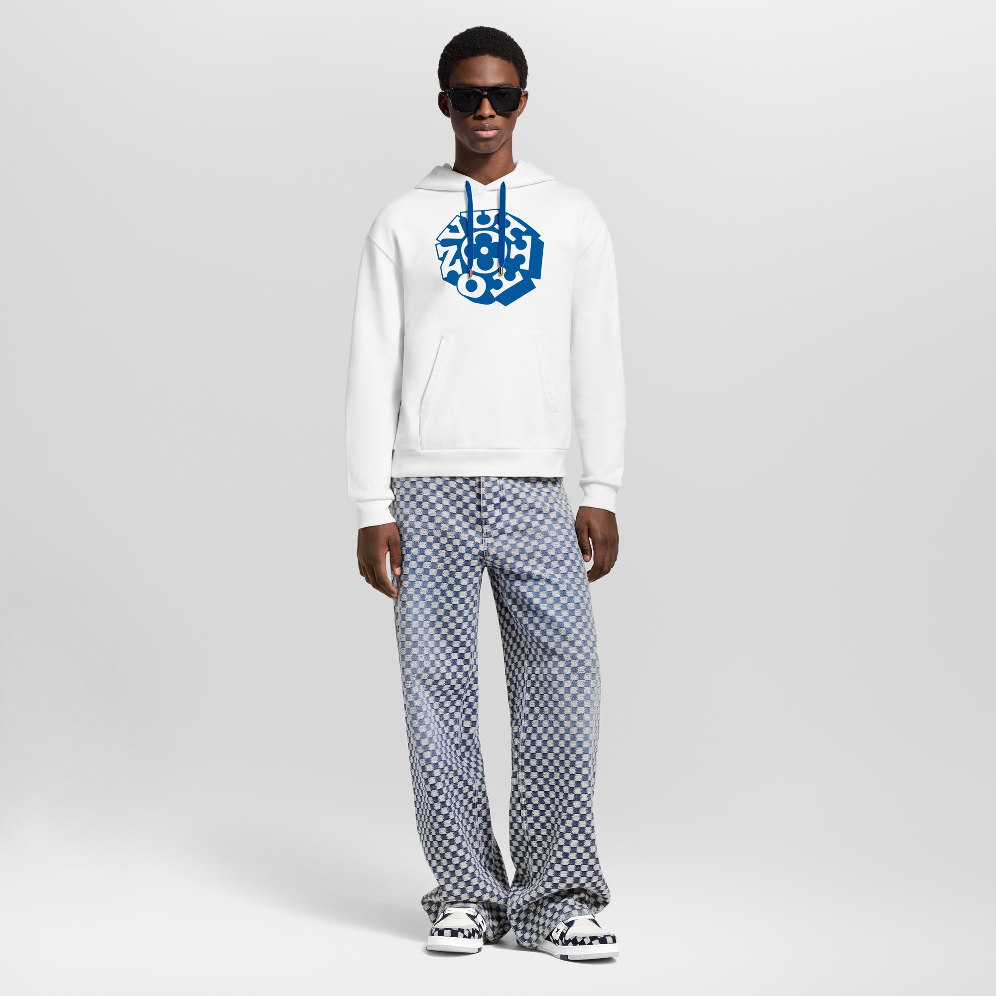  Ready-to-Wear T-Shirts and Polos Printed Signature Hoodie | Louis Vuitton ® (Product zoom)
