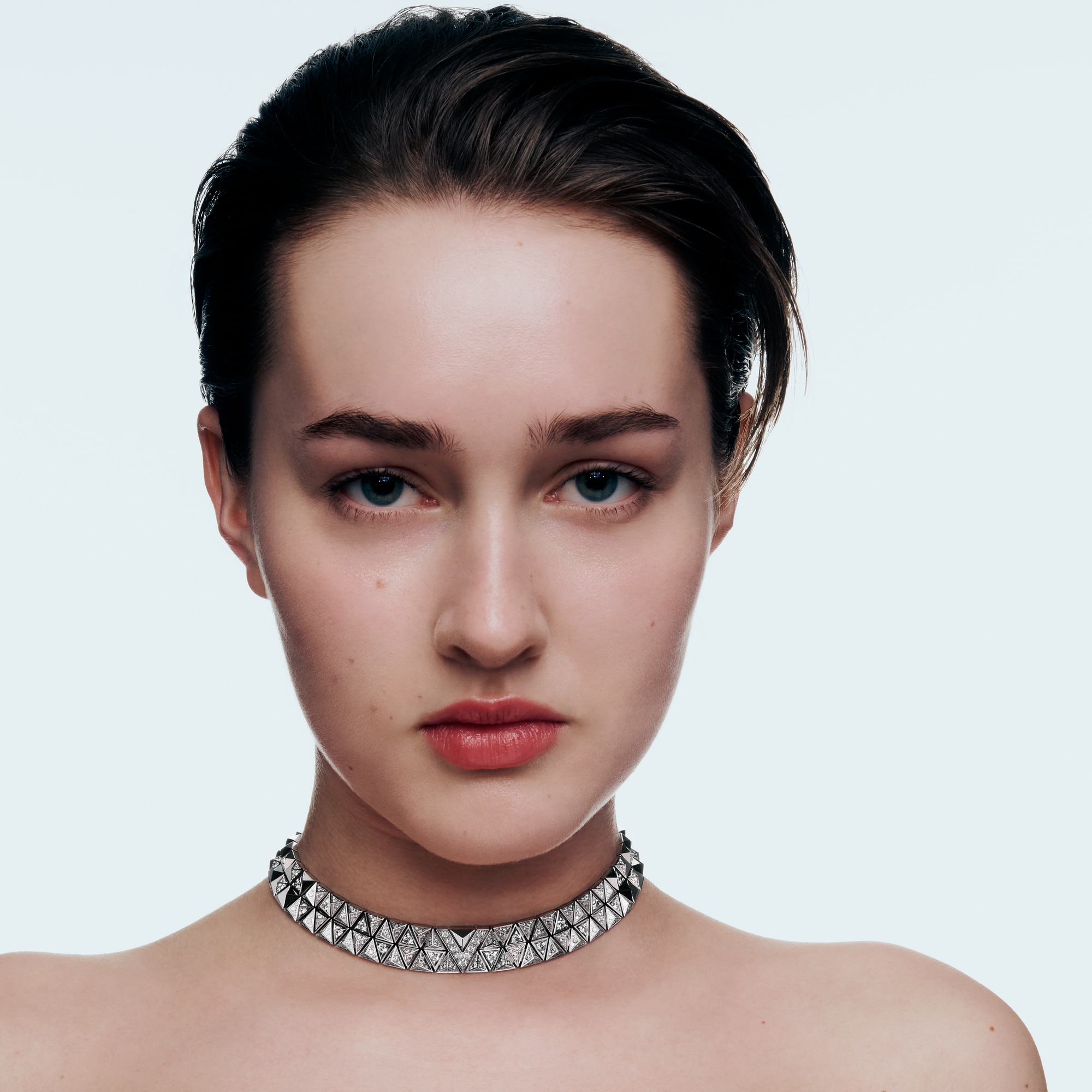  Catégories Colliers et Pendentifs Pure V Two-Row Necklace, White Gold and Diamonds | Louis Vuitton ® (Zoom produit)