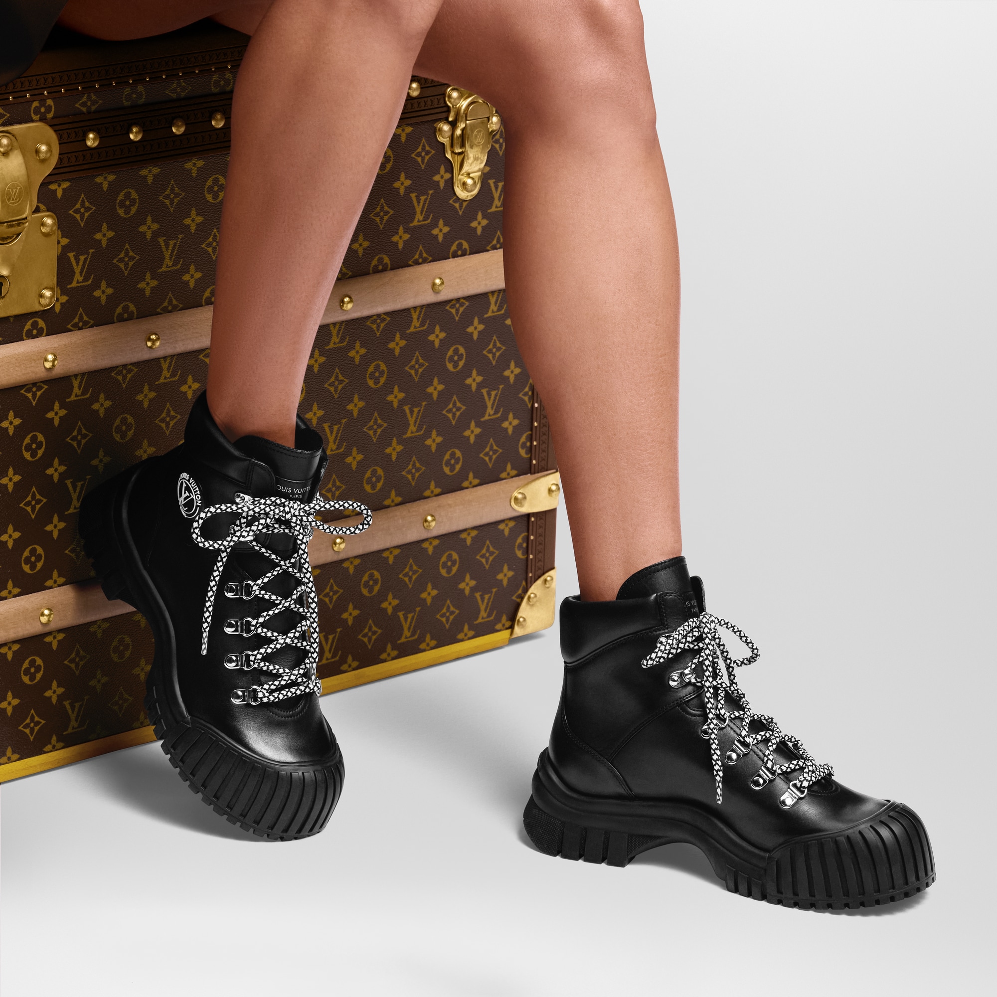  Souliers Bottes et Bottines Ranger plat Ruby | Louis Vuitton ® (Zoom produit)