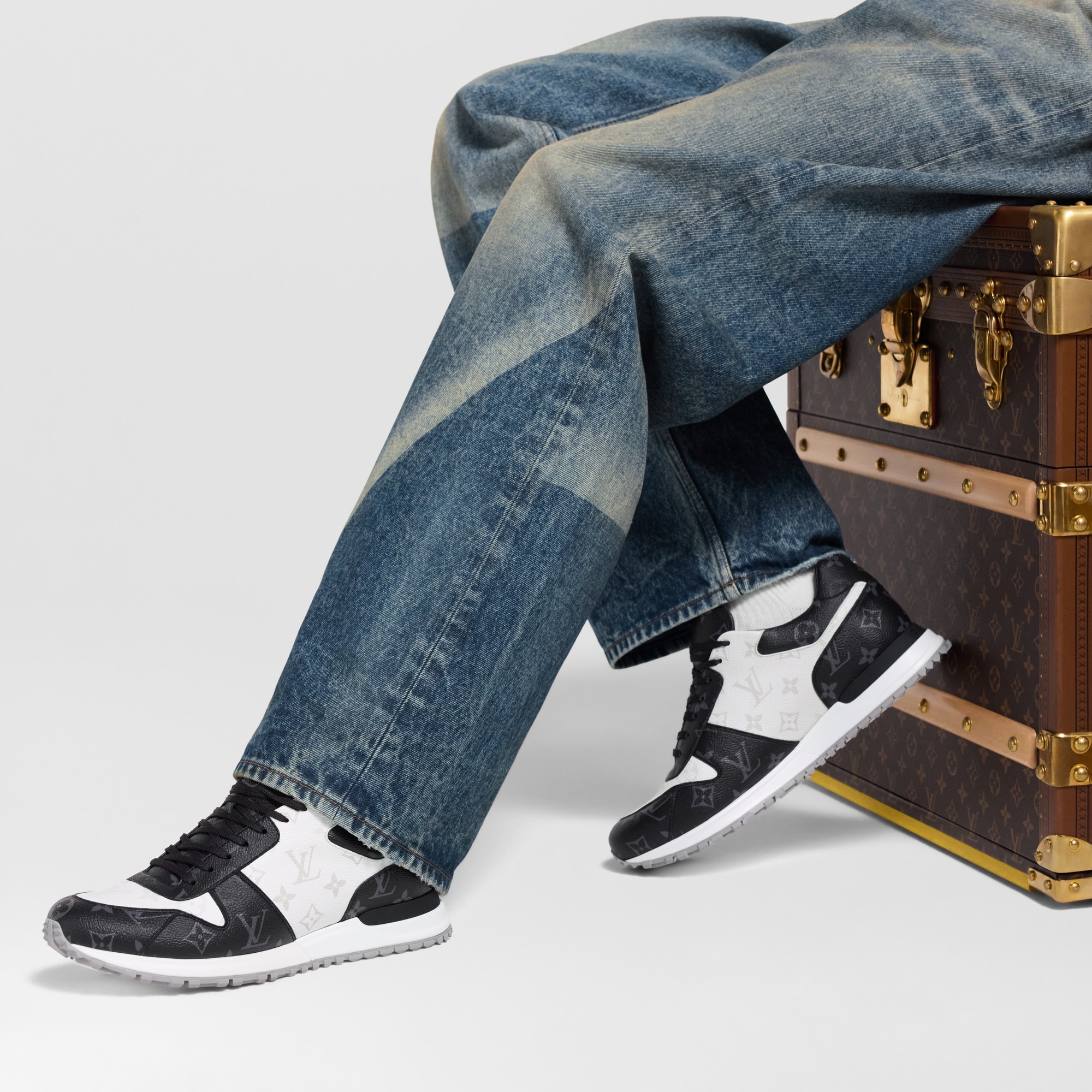  Shoes Sneakers Run Away Sneaker | Louis Vuitton ® (Product zoom)