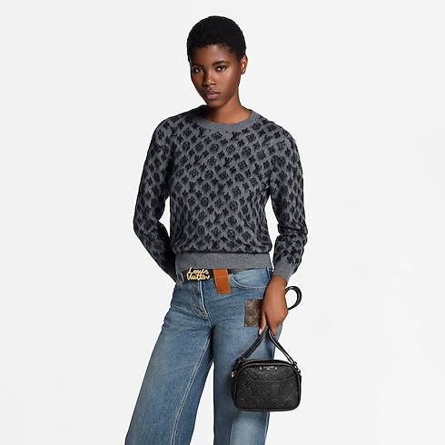 Cuir Monogram Empreinte Petite Maroquinerie Portefeuilles sur Chaîne et Micro Sac Sac caméra Tiny | Louis Vuitton ® (Zoom produit)