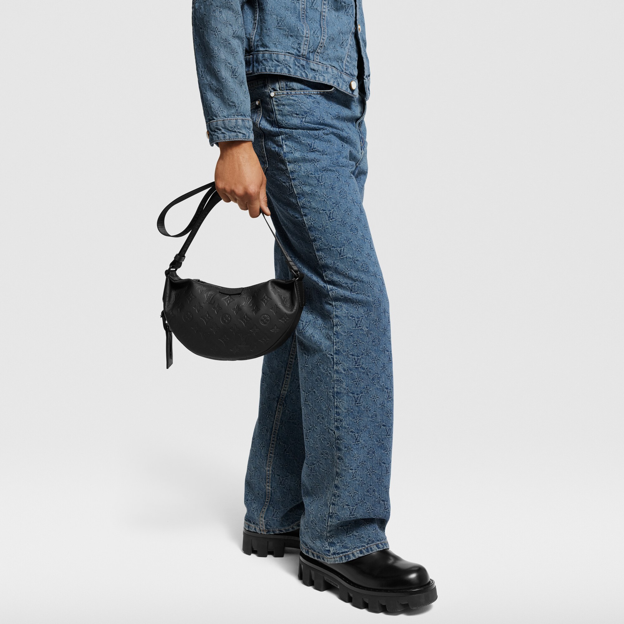 Monogram Shadow Sacs Homme Nouveautes Sac Hamac PM | Louis Vuitton ® (Zoom produit)