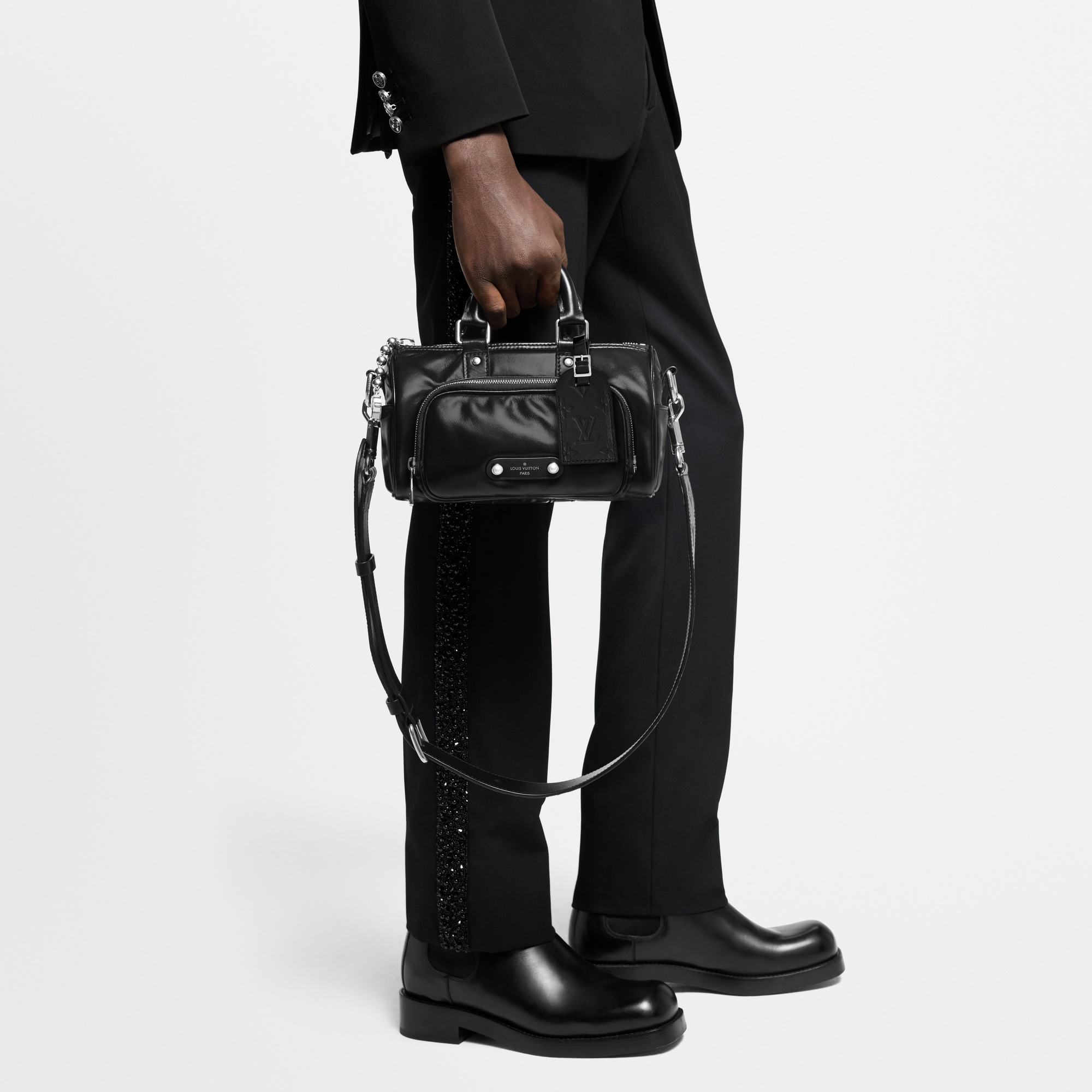 Autres Cuirs Sacs Homme LV Icons Sac Keepall Cargo Bandoulière 25 | Louis Vuitton ® (Zoom produit)