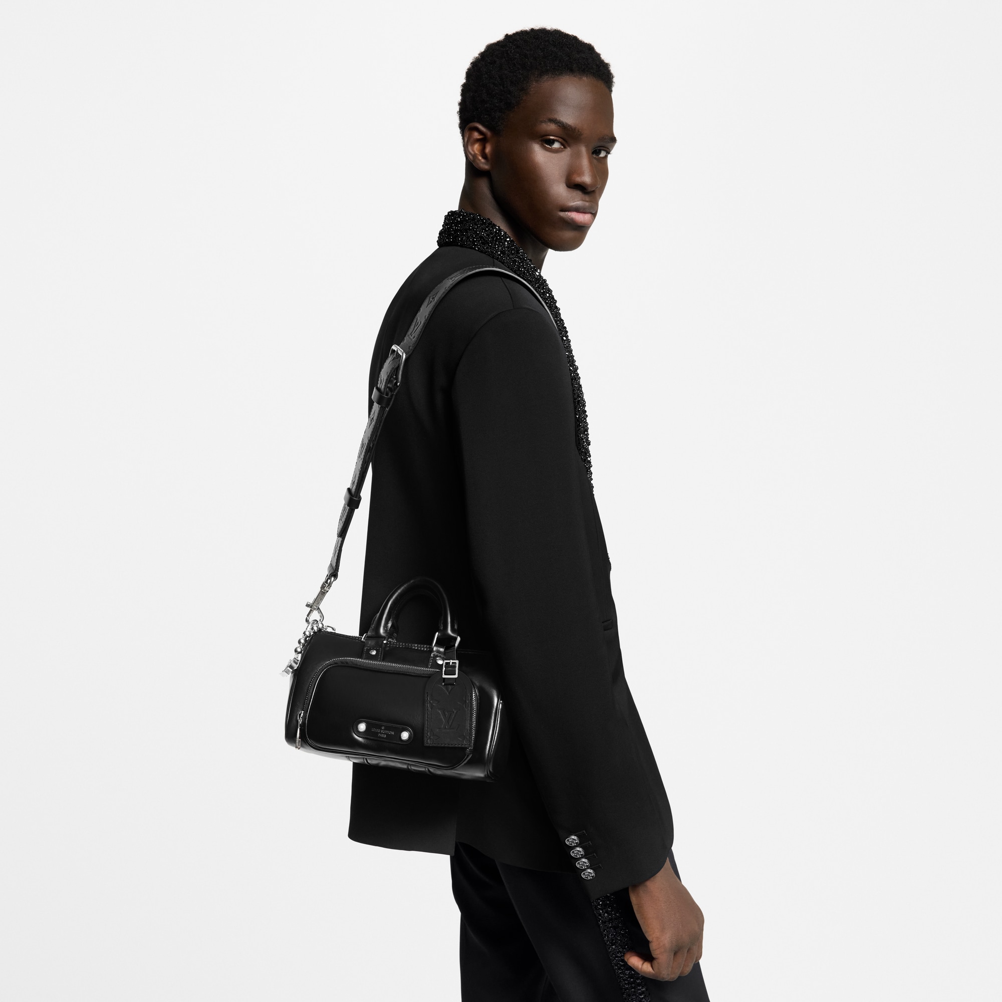 Autres Cuirs Sacs Homme LV Icons Sac Keepall Cargo Bandoulière 25 | Louis Vuitton ® (Zoom produit)