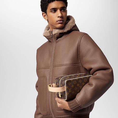 Monogram Voyage Accessoires de voyage Sac Locker Dopp Kit | Louis Vuitton ® (Zoom produit)